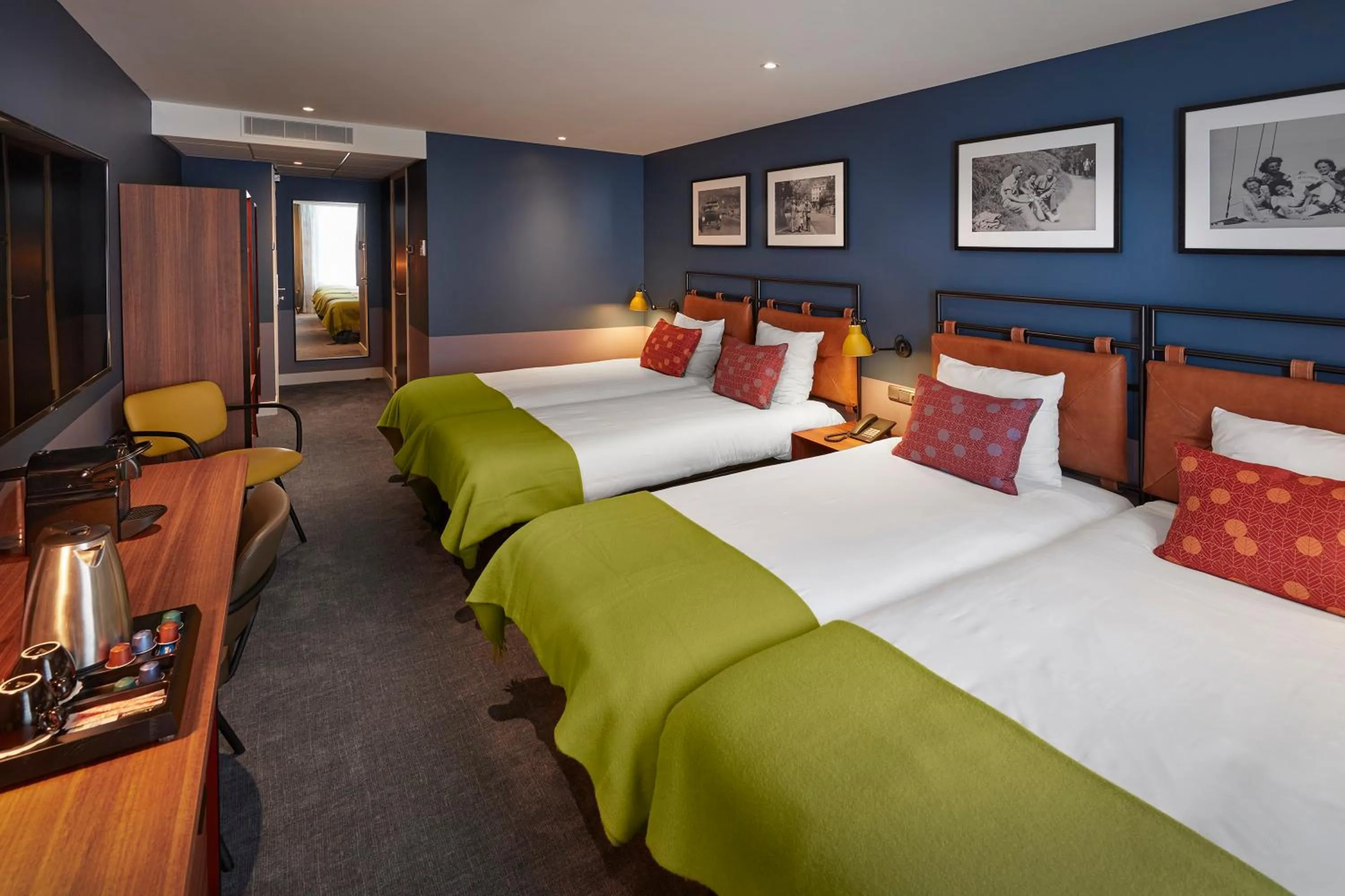 Bedroom, Bed in Hotel Lion D'Or