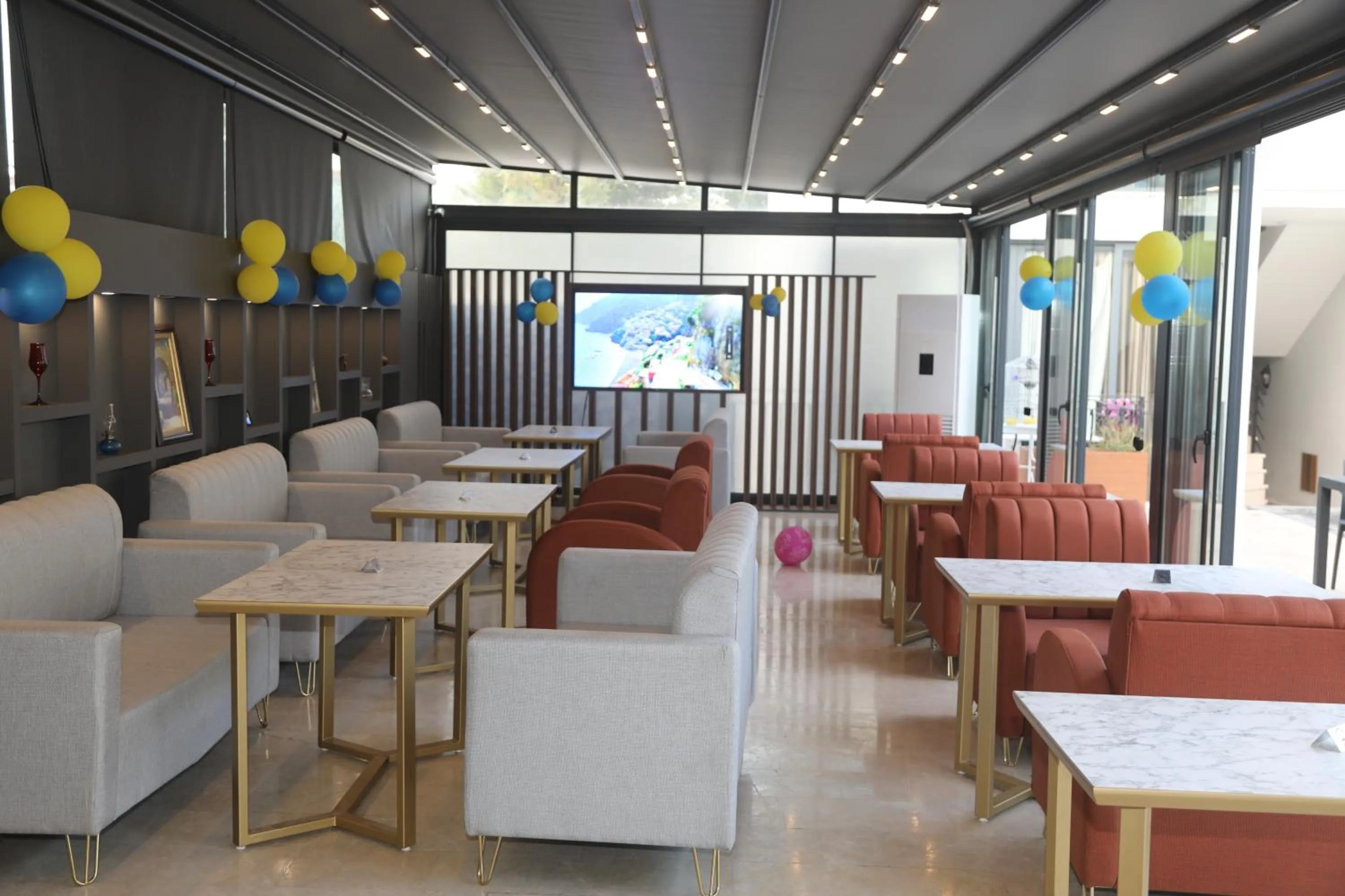 Restaurant/places to eat in Del Mare Park