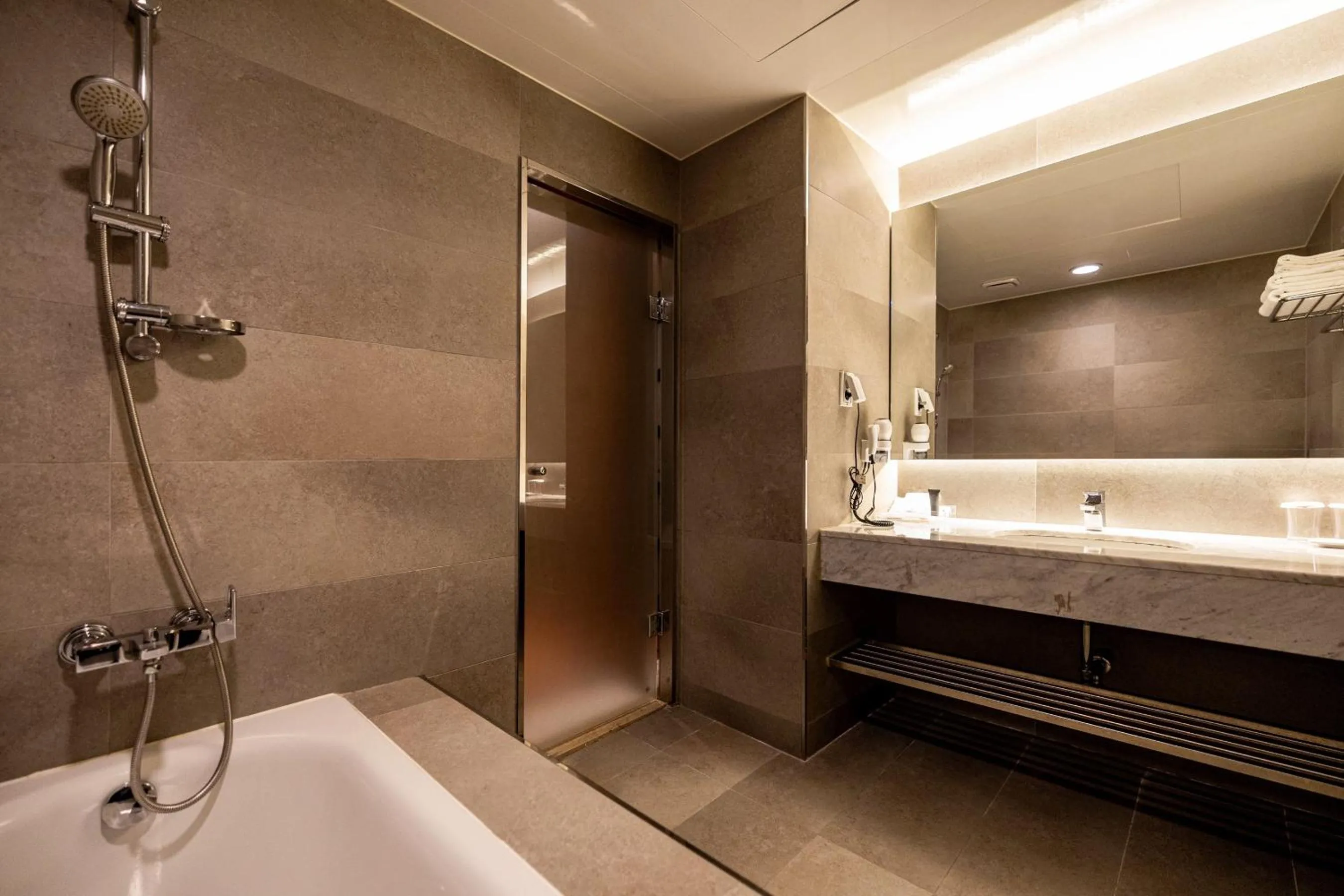 Toilet in Hotel Sunbee Insadong