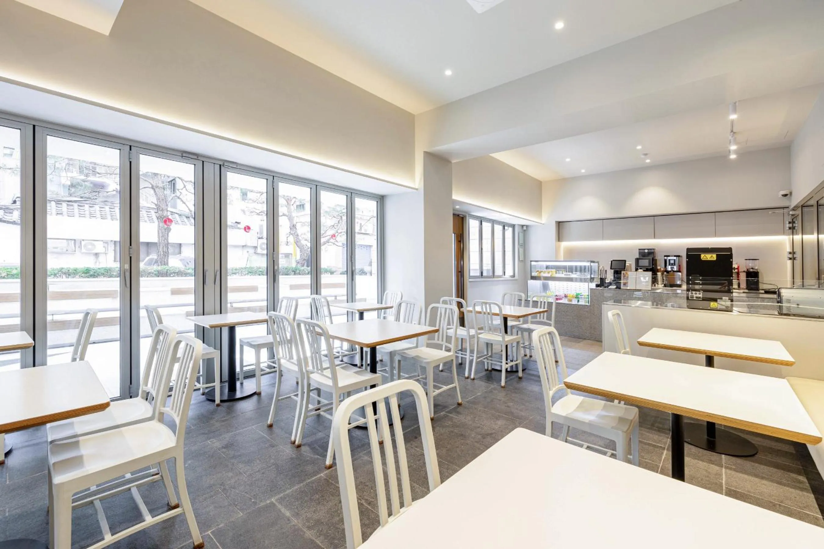 Restaurant/places to eat in Hotel Sunbee Insadong