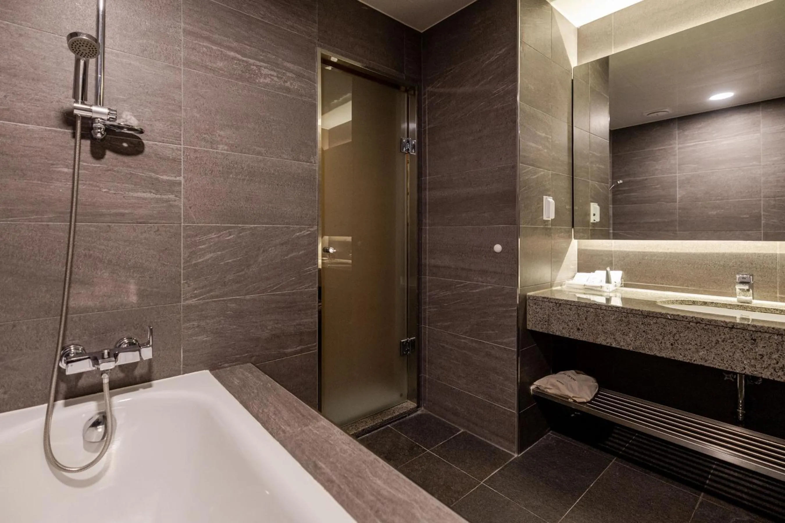 Toilet in Hotel Sunbee Insadong