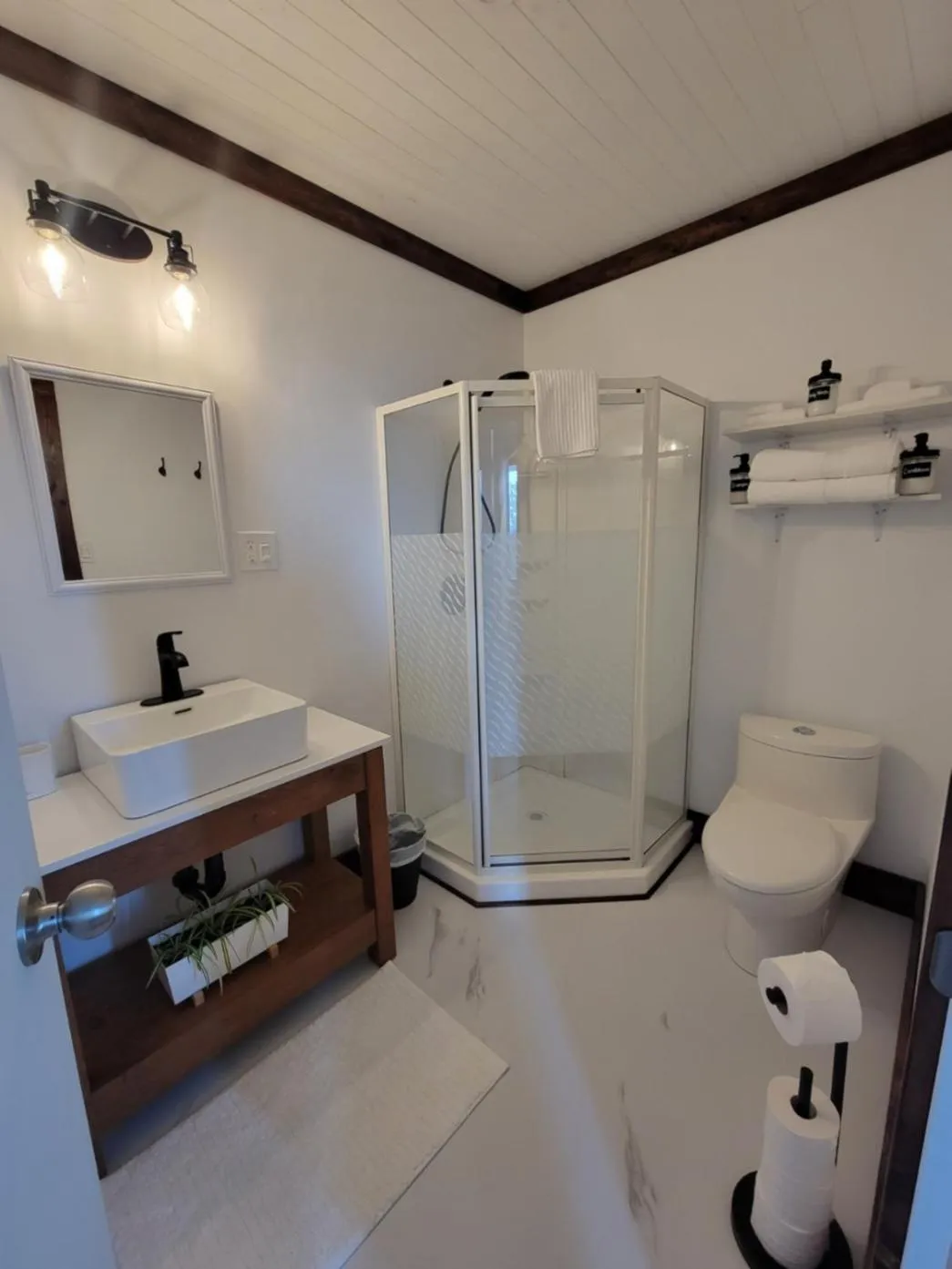 Toilet in Stone House Kenora