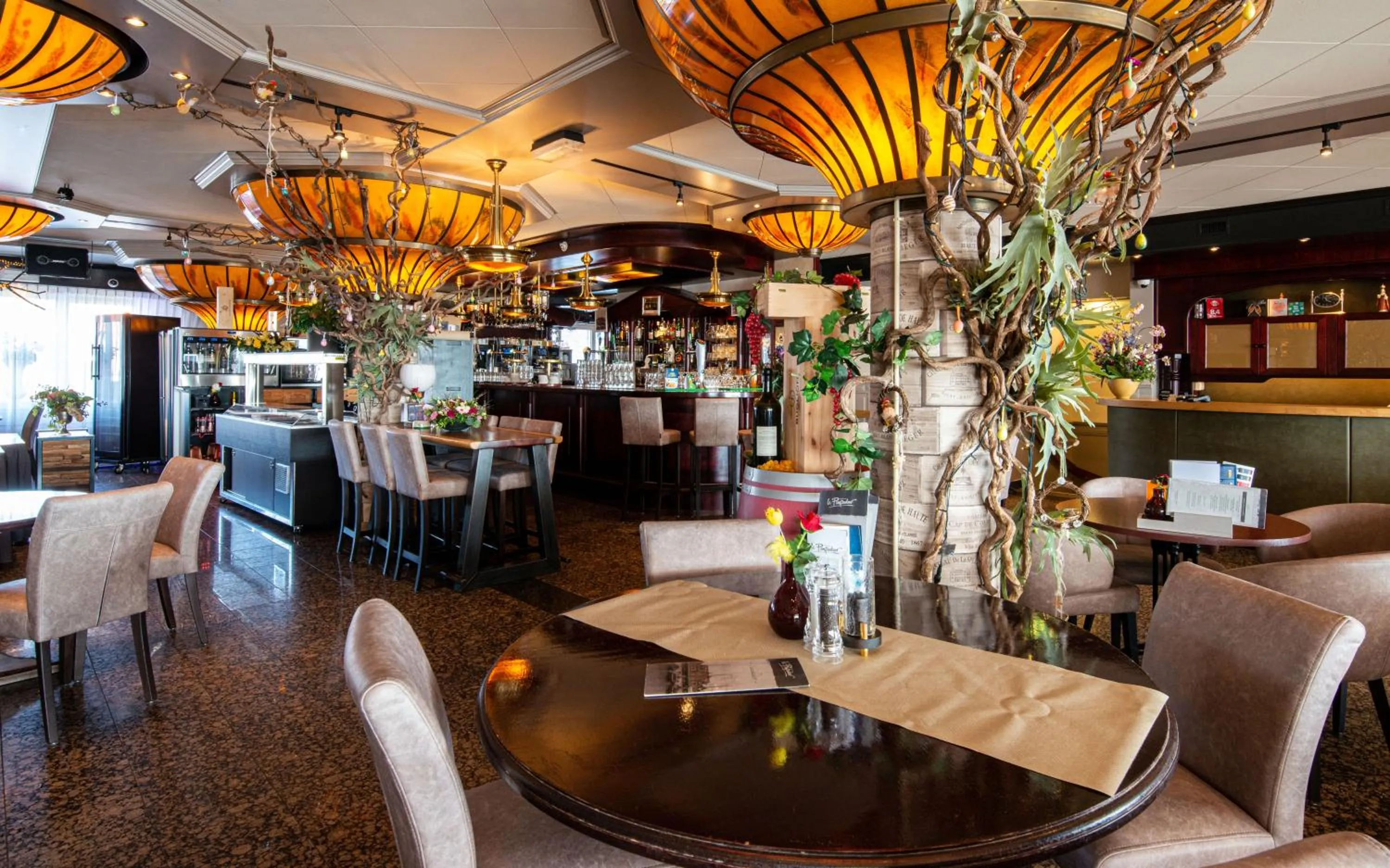 Restaurant/places to eat in Hotel Old Dutch