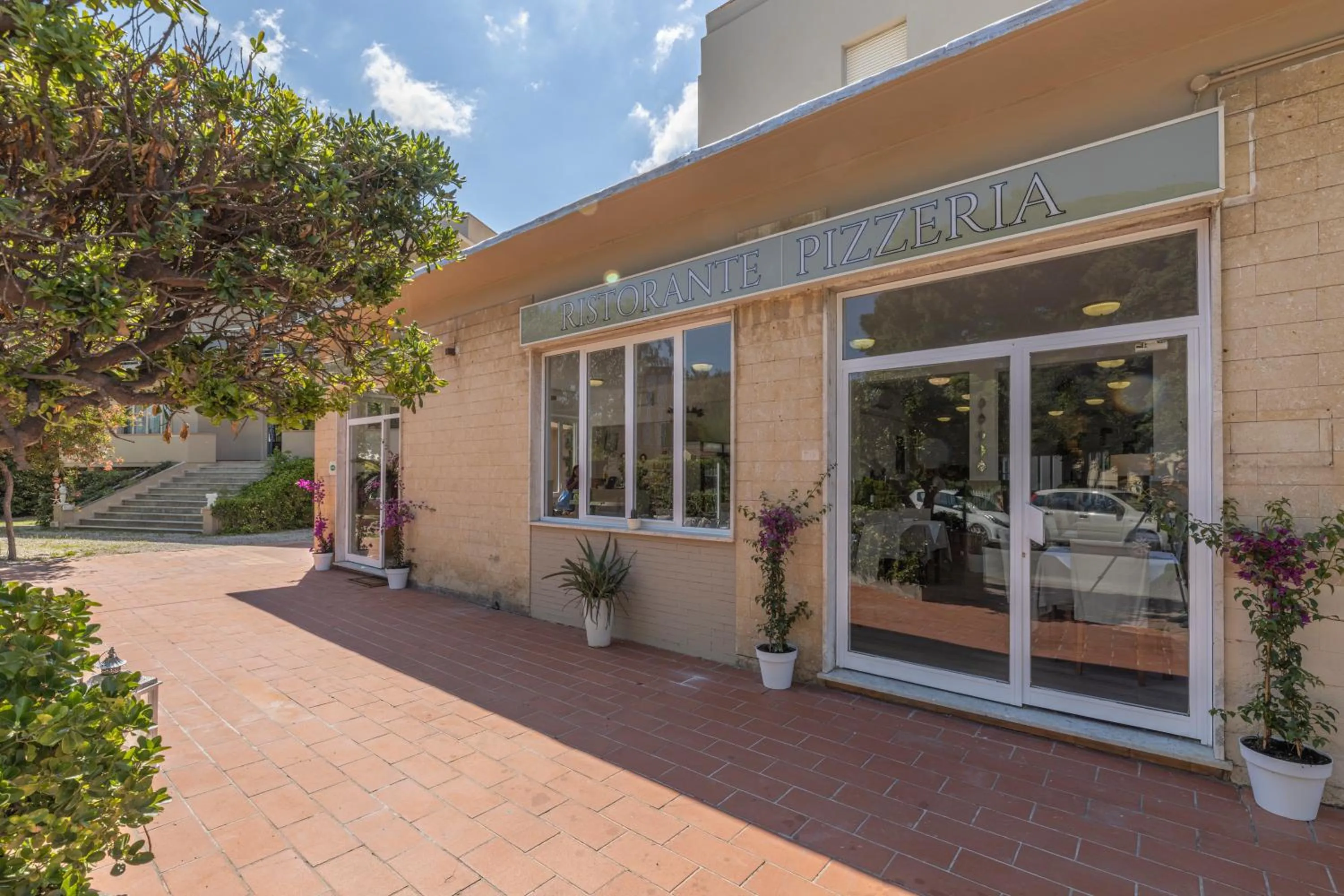 Property building in Hotel Quisisana