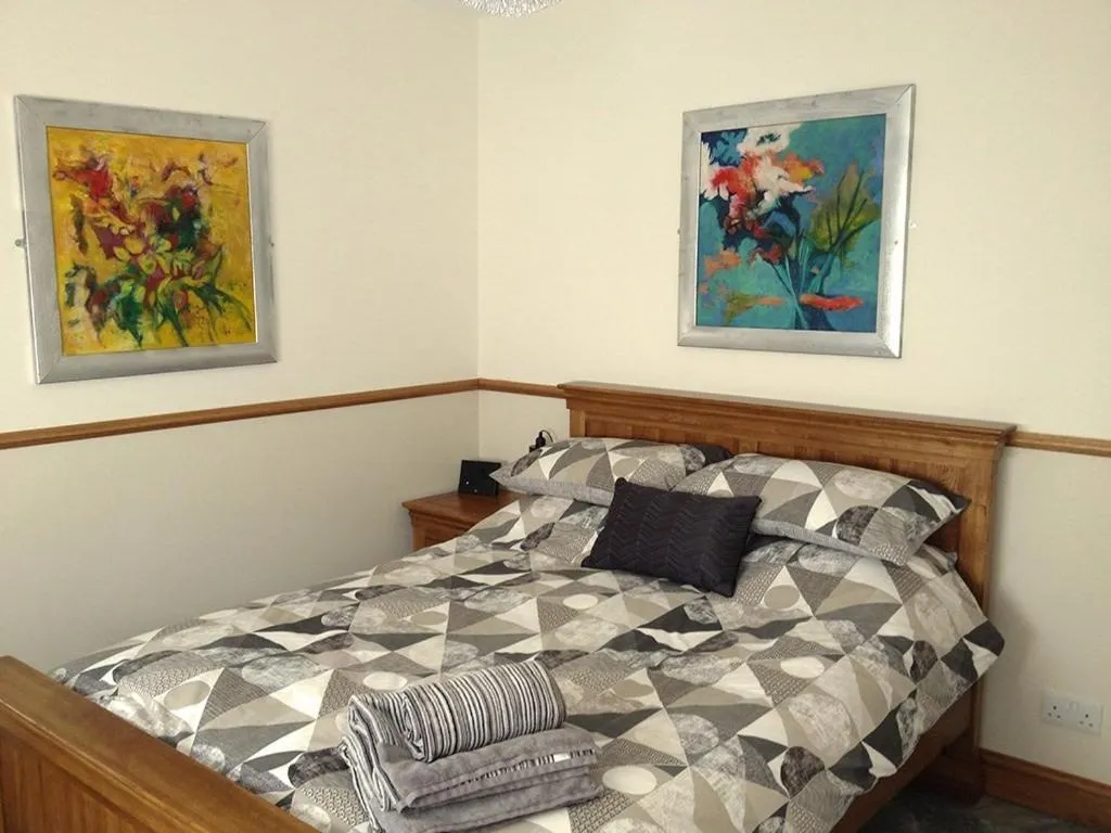 Bedroom, Bed in Masons Arms