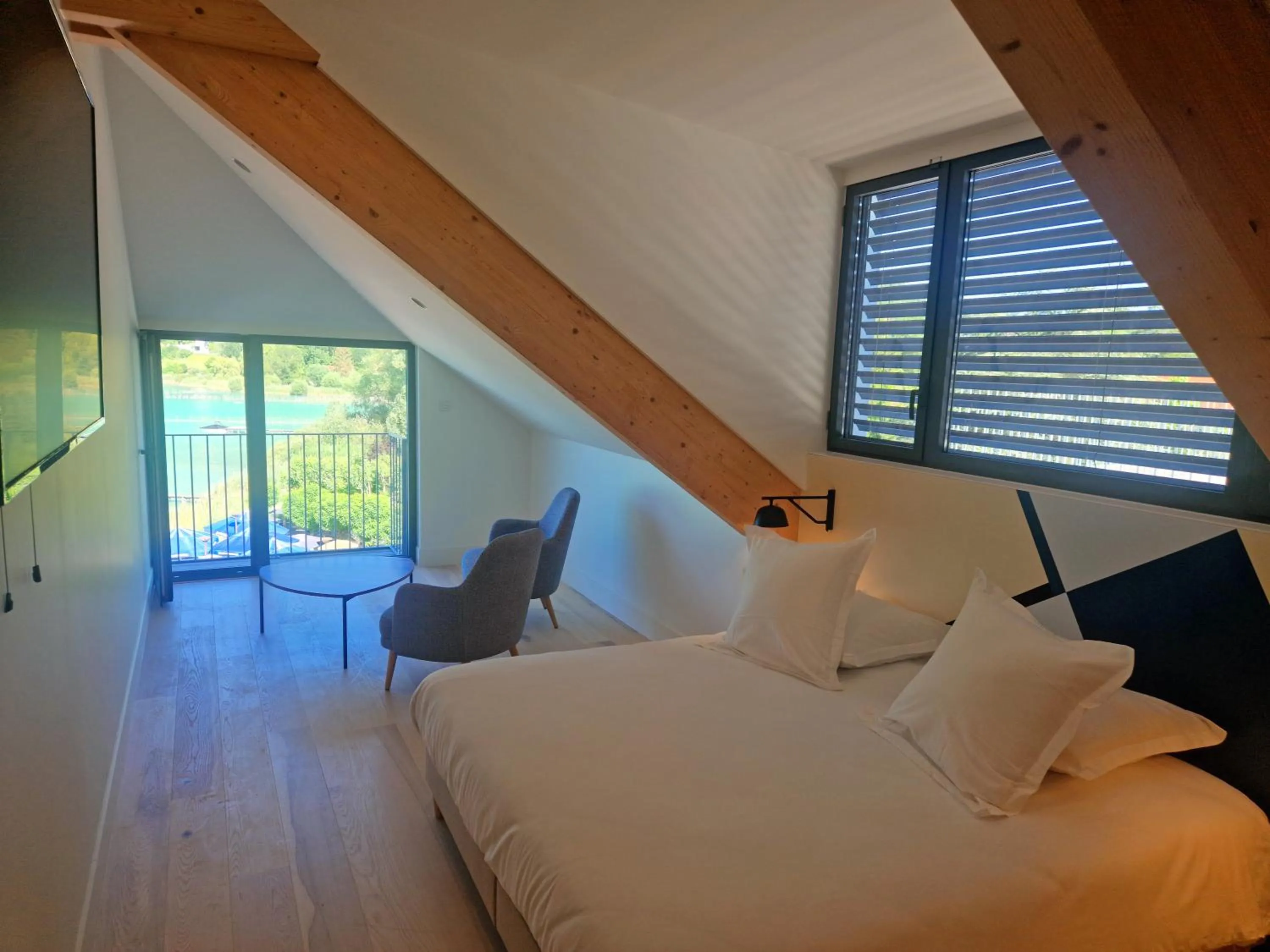 Photo of the whole room, Bed in Beau Rivage