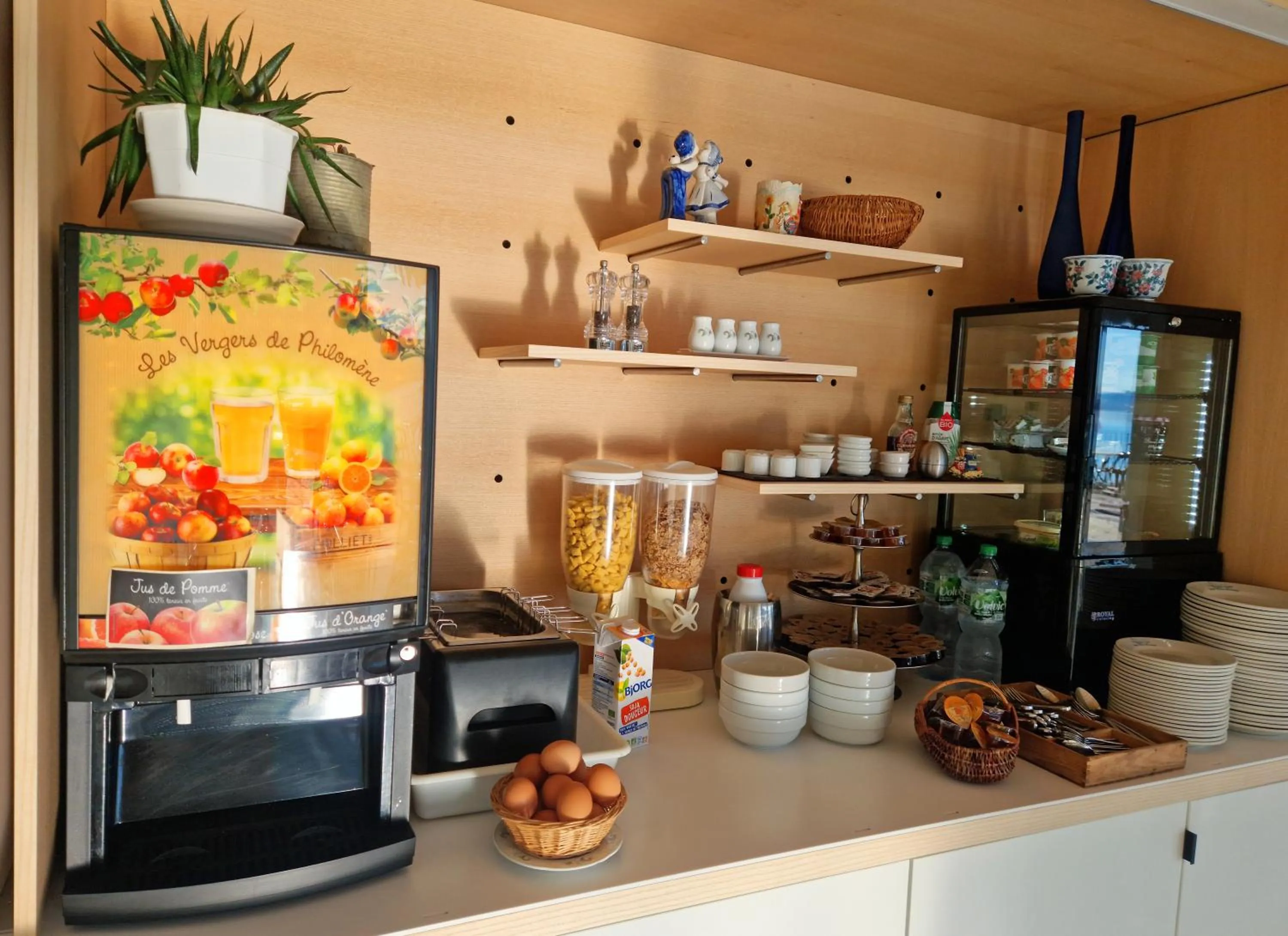 Buffet breakfast in Beau Rivage