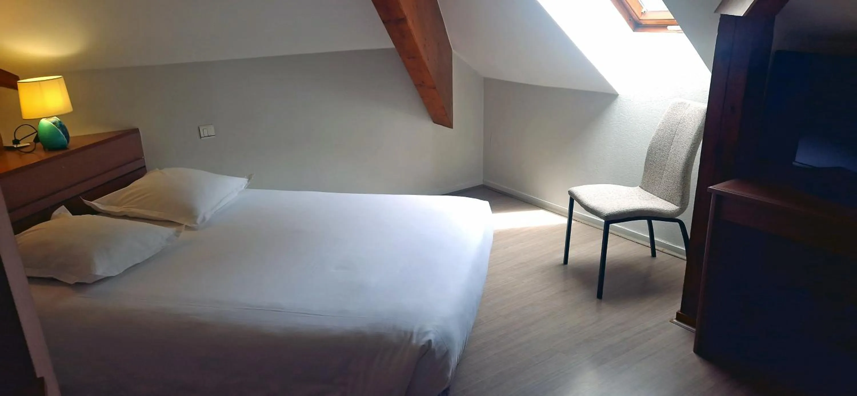 Photo of the whole room, Bed in Beau Rivage