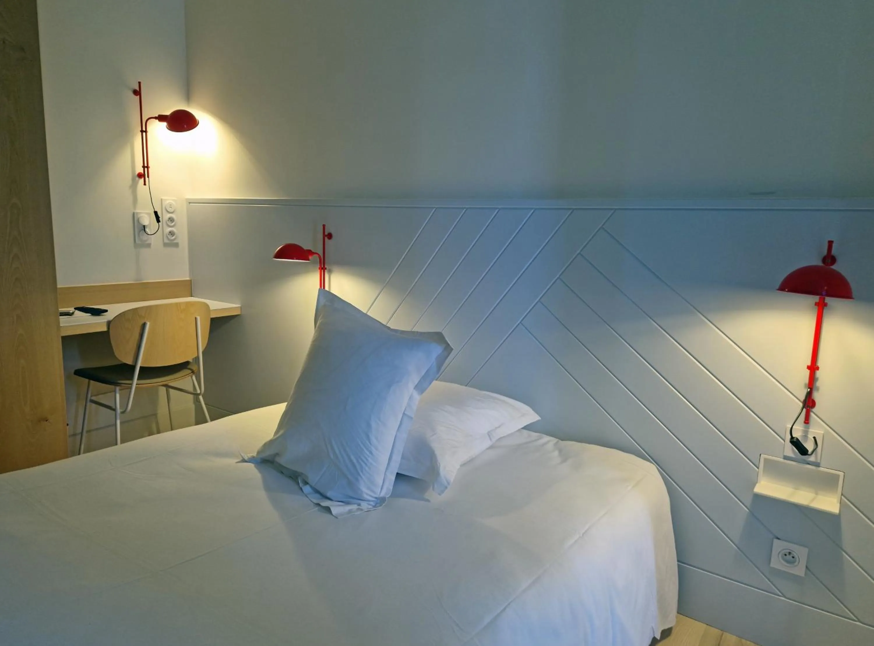 Photo of the whole room, Bed in Beau Rivage