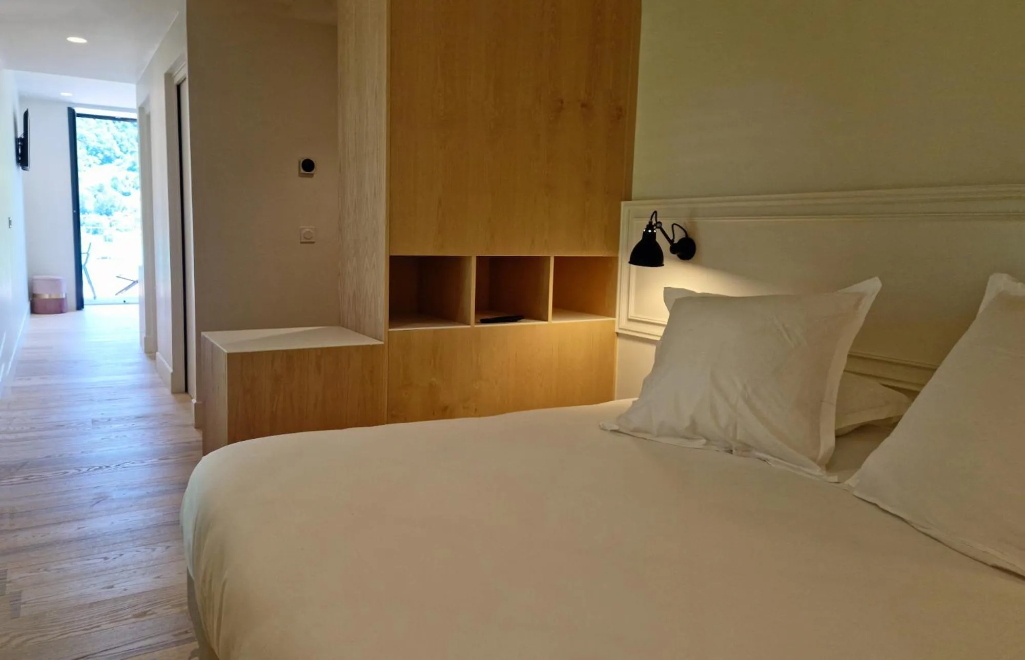 Bedroom, Bed in Beau Rivage