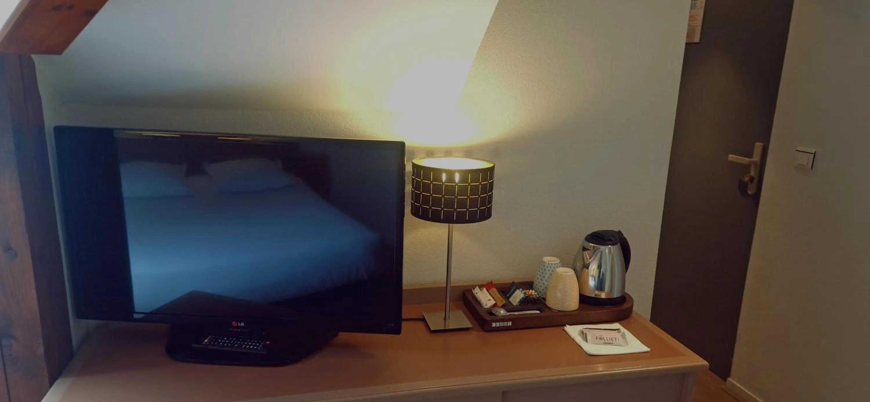 TV and multimedia, Bed in Beau Rivage