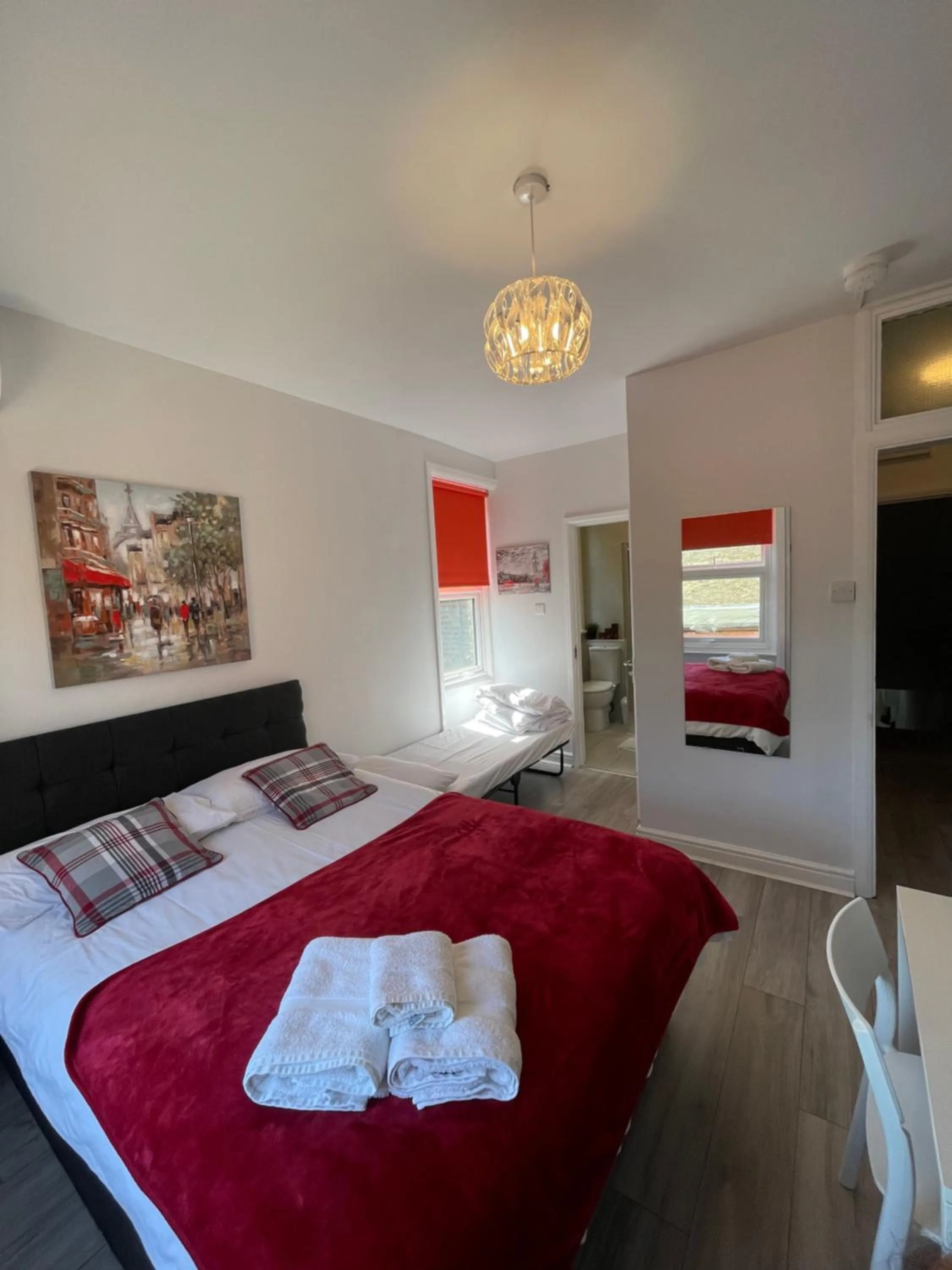 Photo of the whole room, Bed in Chamberlayne Inn