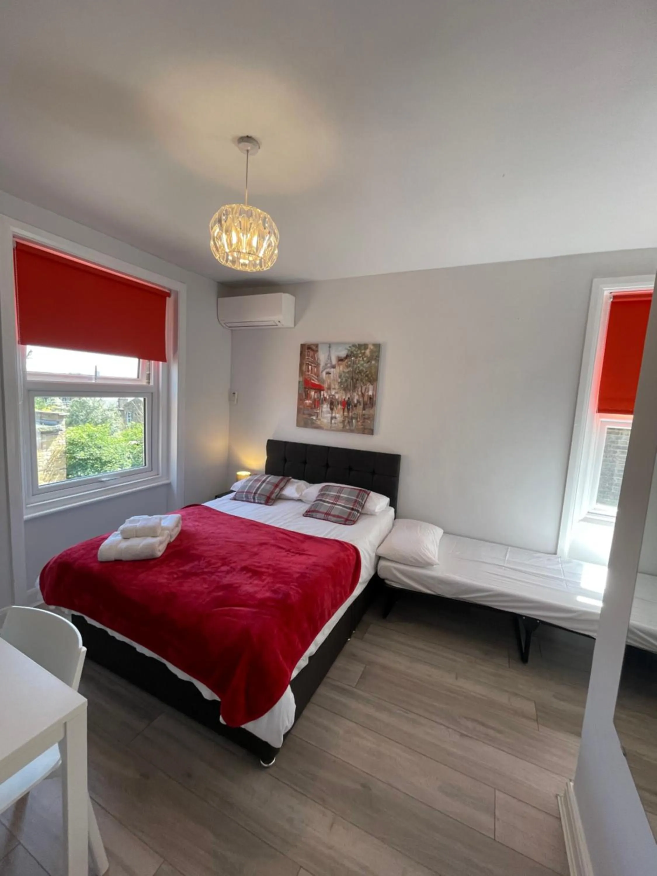 Bed in Chamberlayne Inn