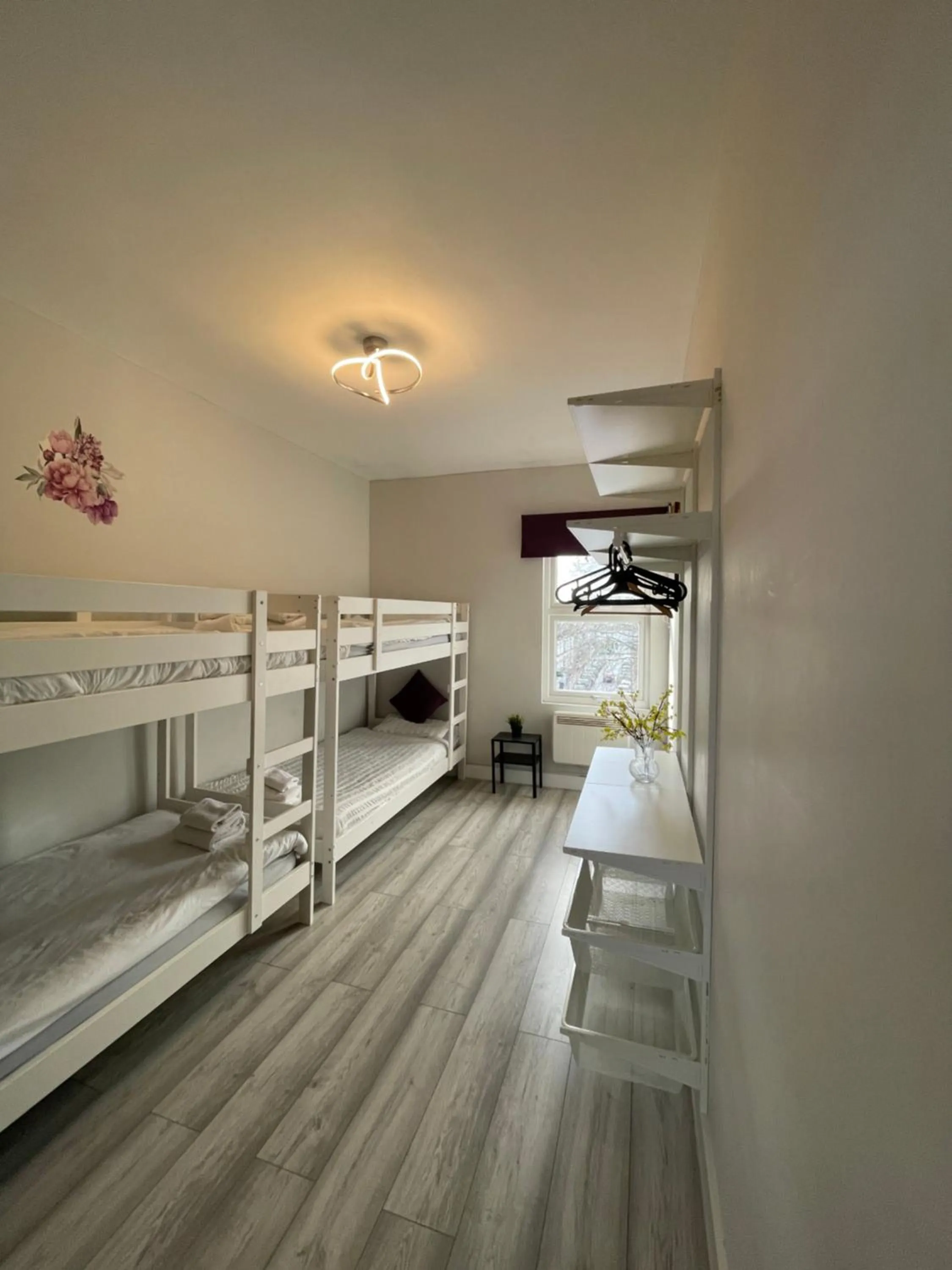 bunk bed, Bed in Chamberlayne Inn