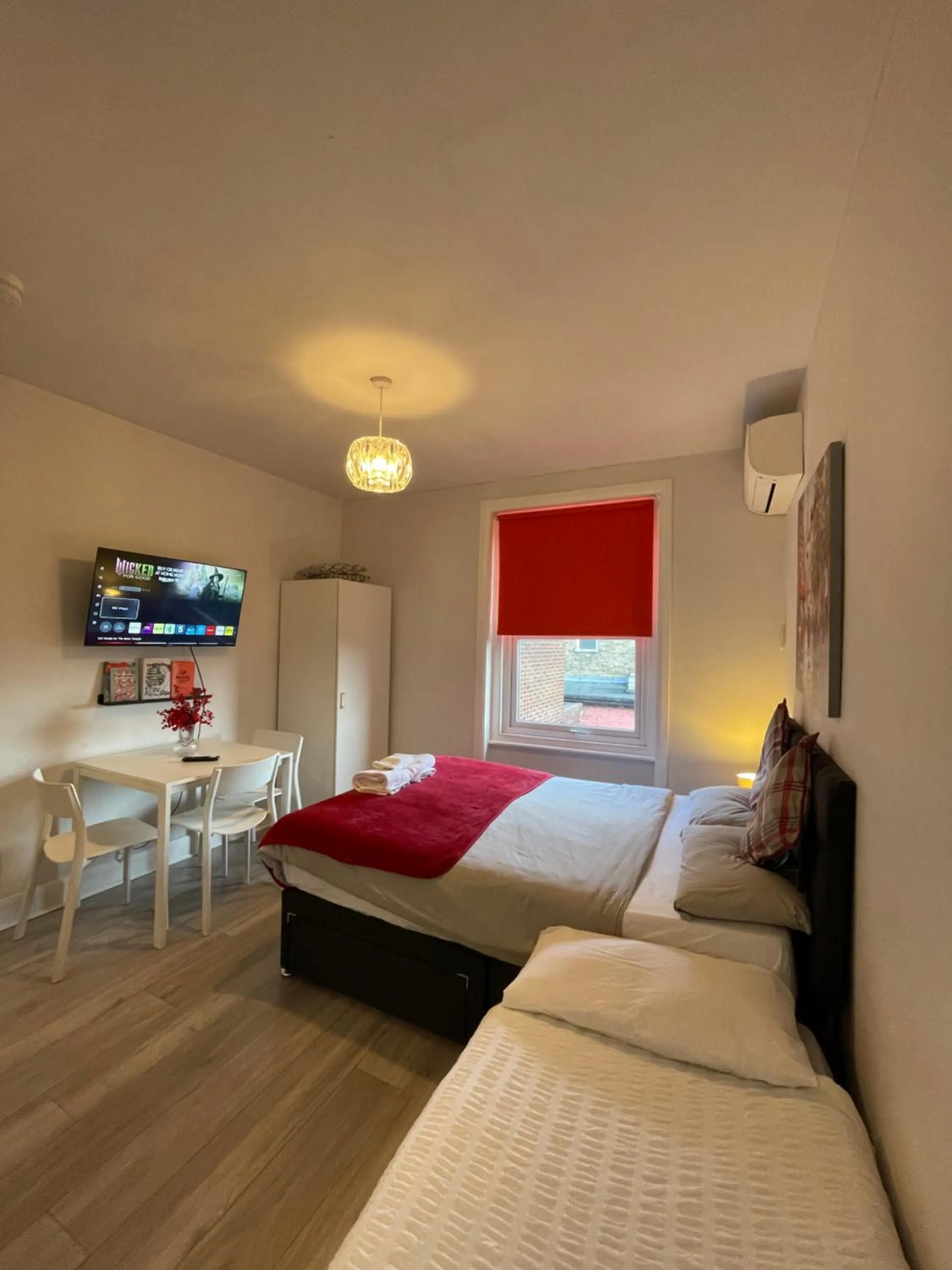 Bed in Chamberlayne Inn