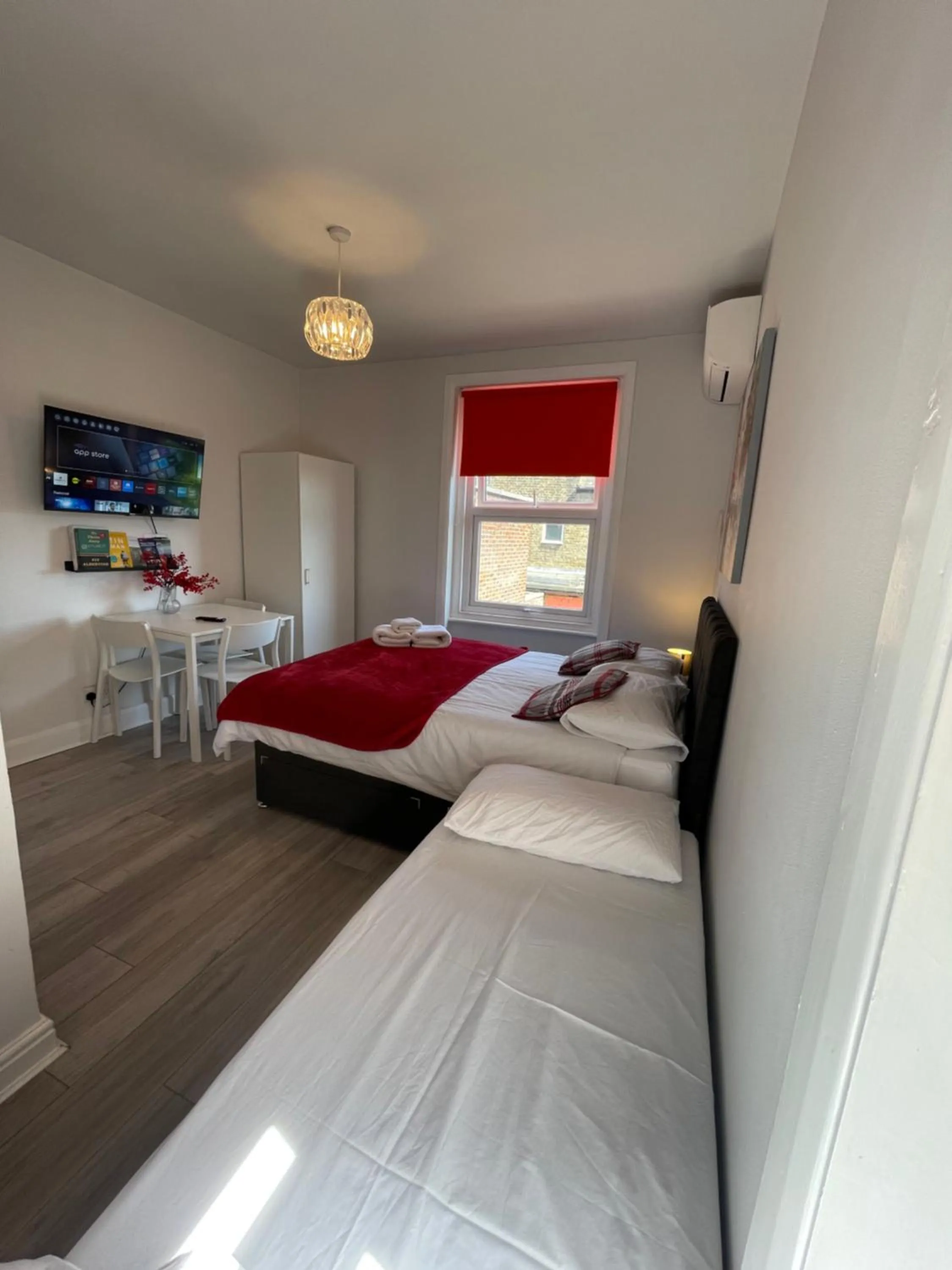 Bed in Chamberlayne Inn