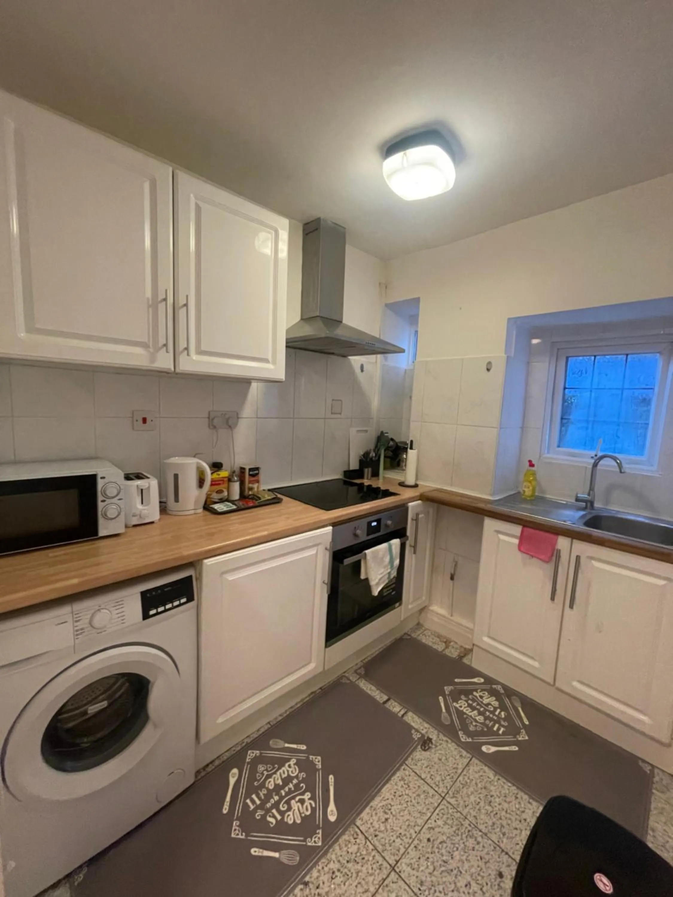 Coffee/tea facilities in Chamberlayne Inn