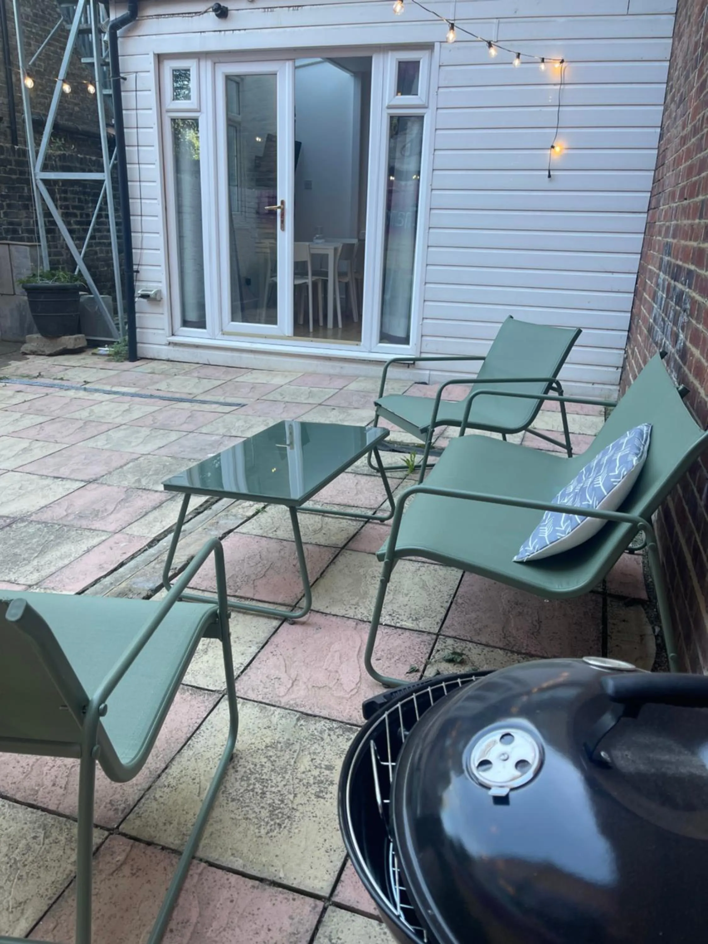 Patio in Chamberlayne Inn