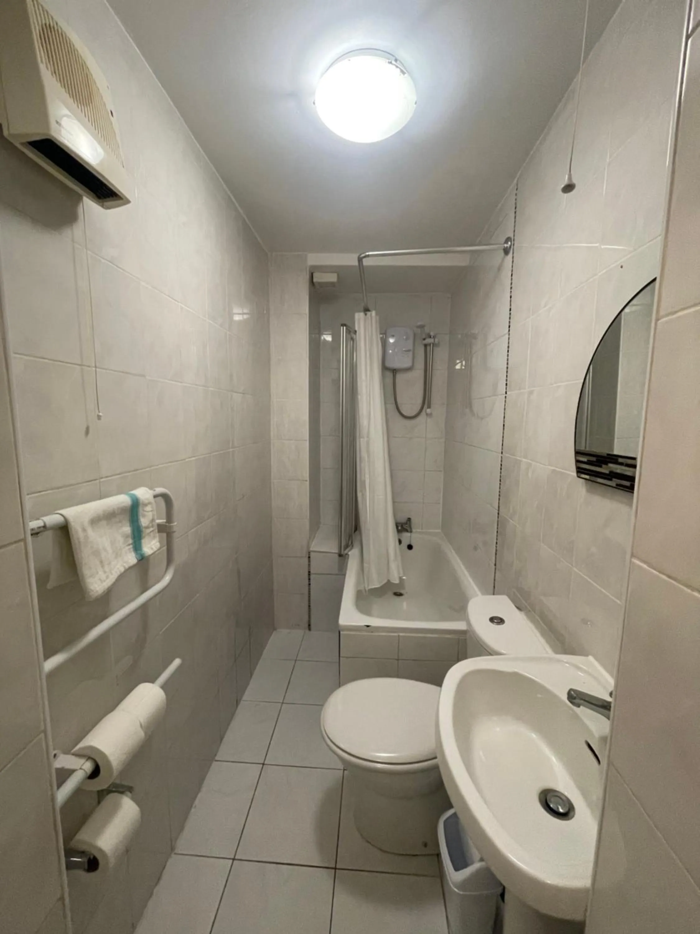 Shower in Chamberlayne Inn