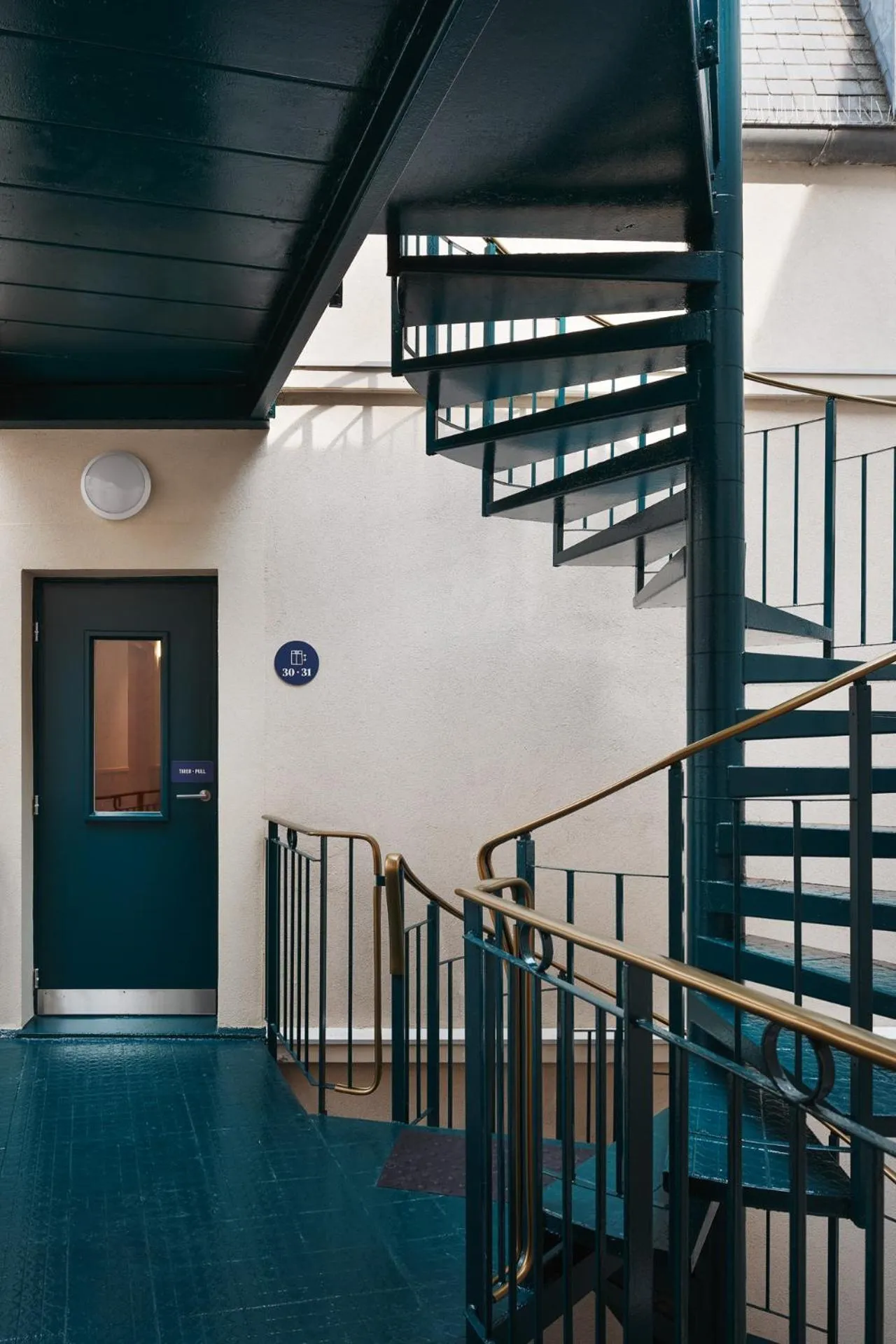 Property building in Edgar Suites Montmartre - Paul Albert