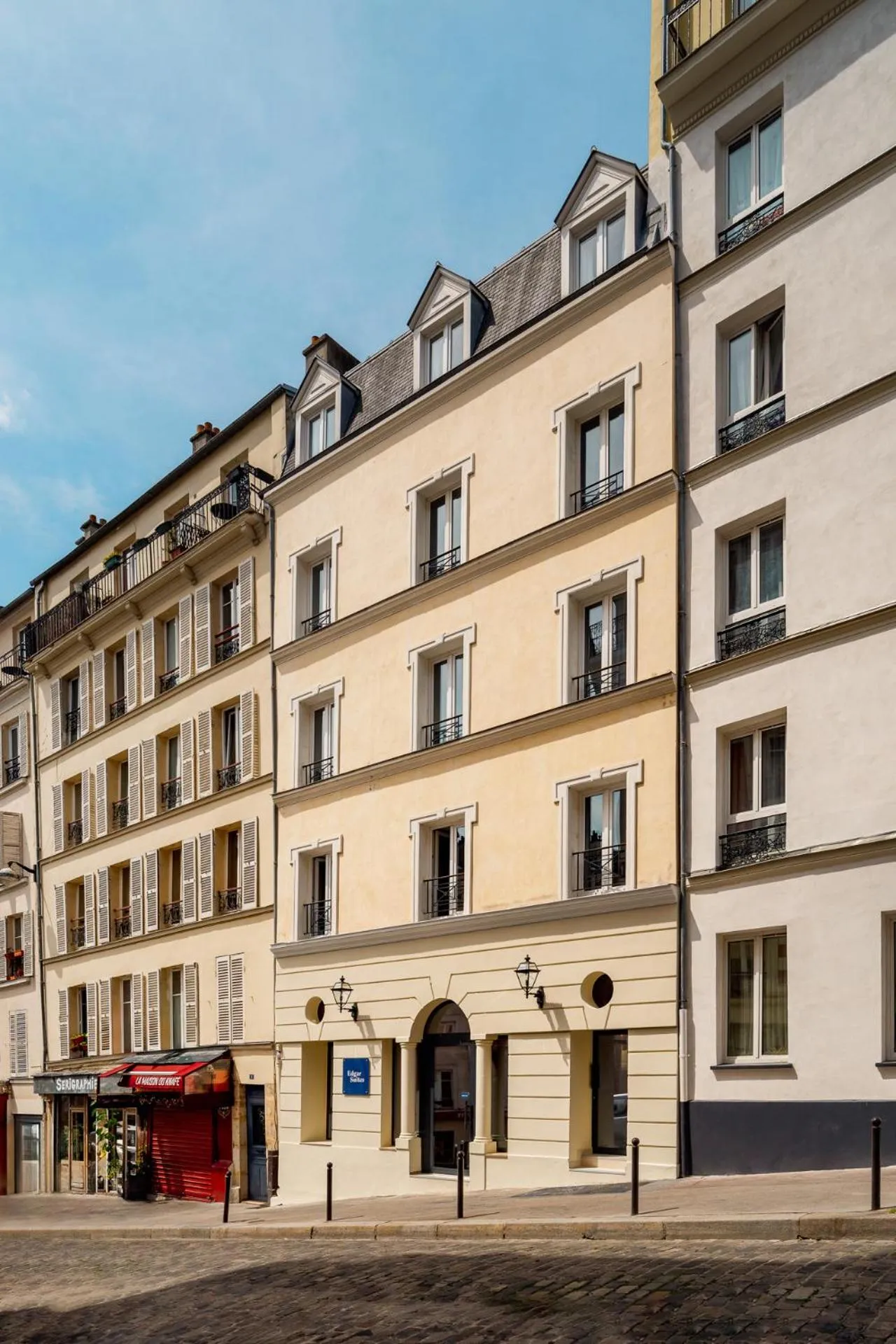 Property building in Edgar Suites Montmartre - Paul Albert