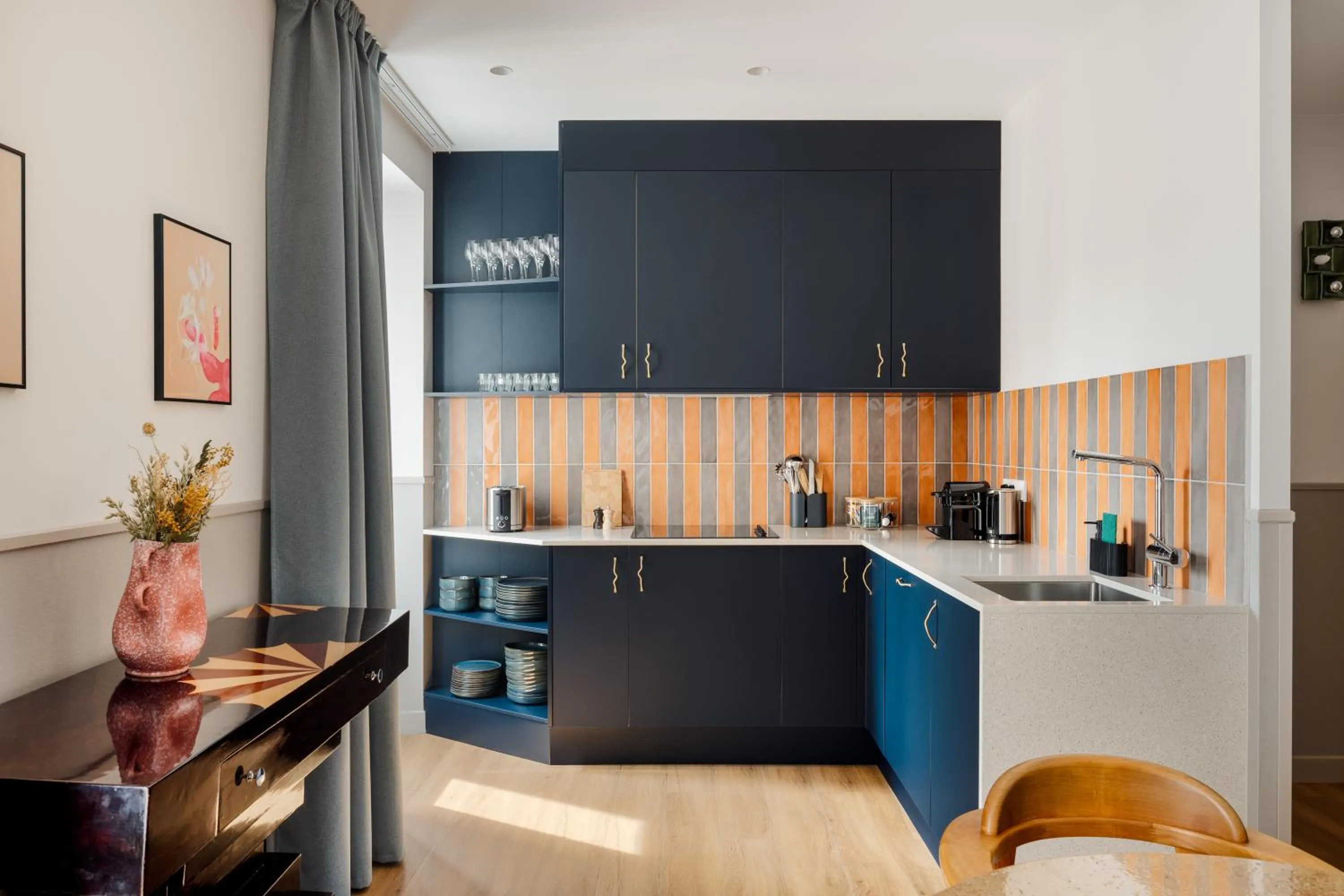 Kitchen or kitchenette in Edgar Suites Montmartre - Paul Albert