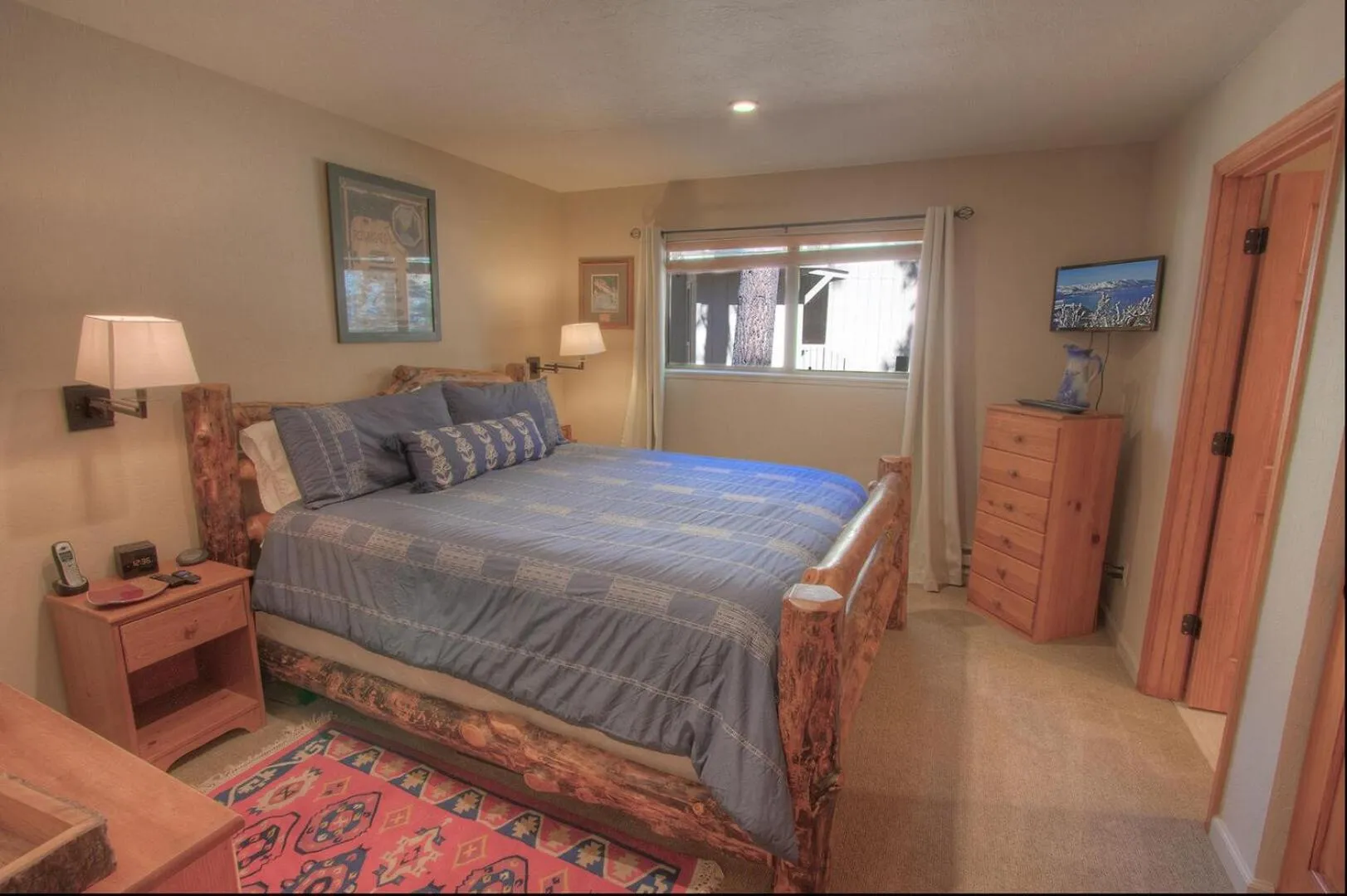 Bedroom, Bed in Cozy Bear Lodge home