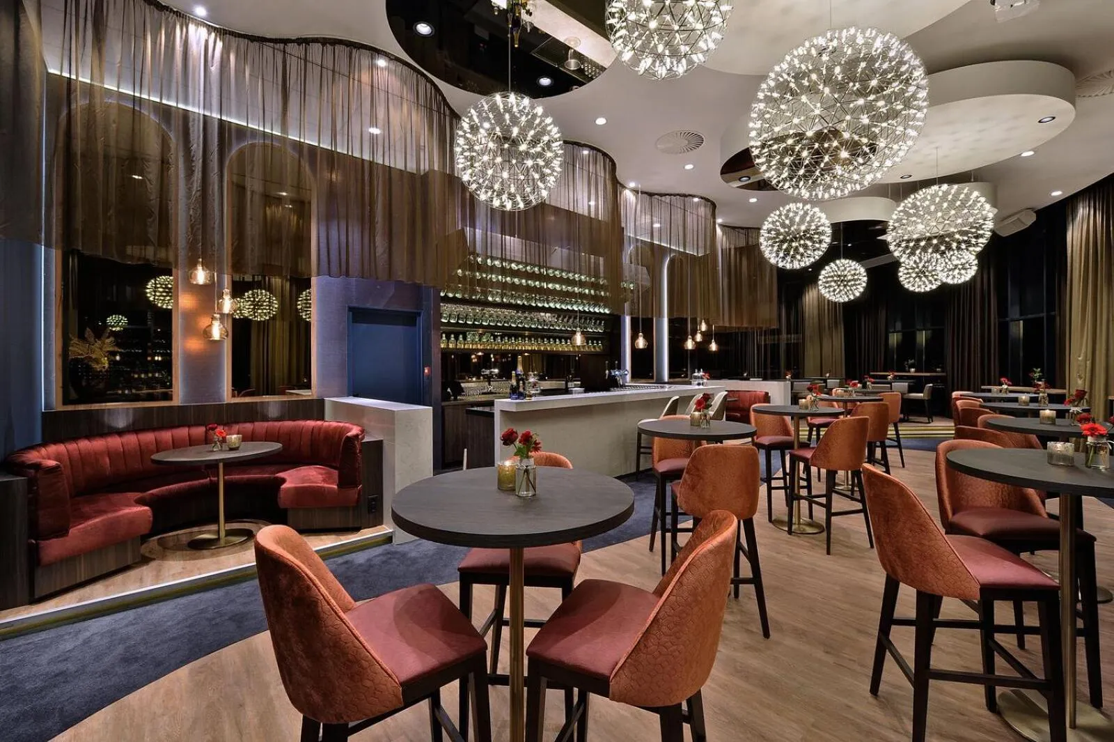 Restaurant/places to eat in Van der Valk Hotel Tiel