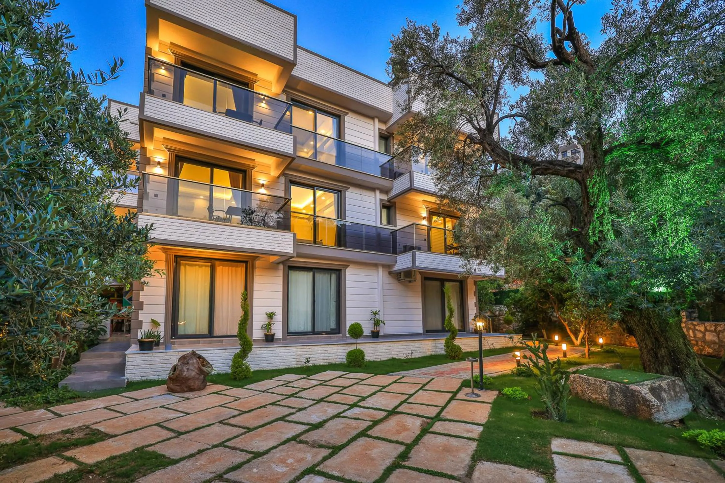 Property building in Harnup Apart