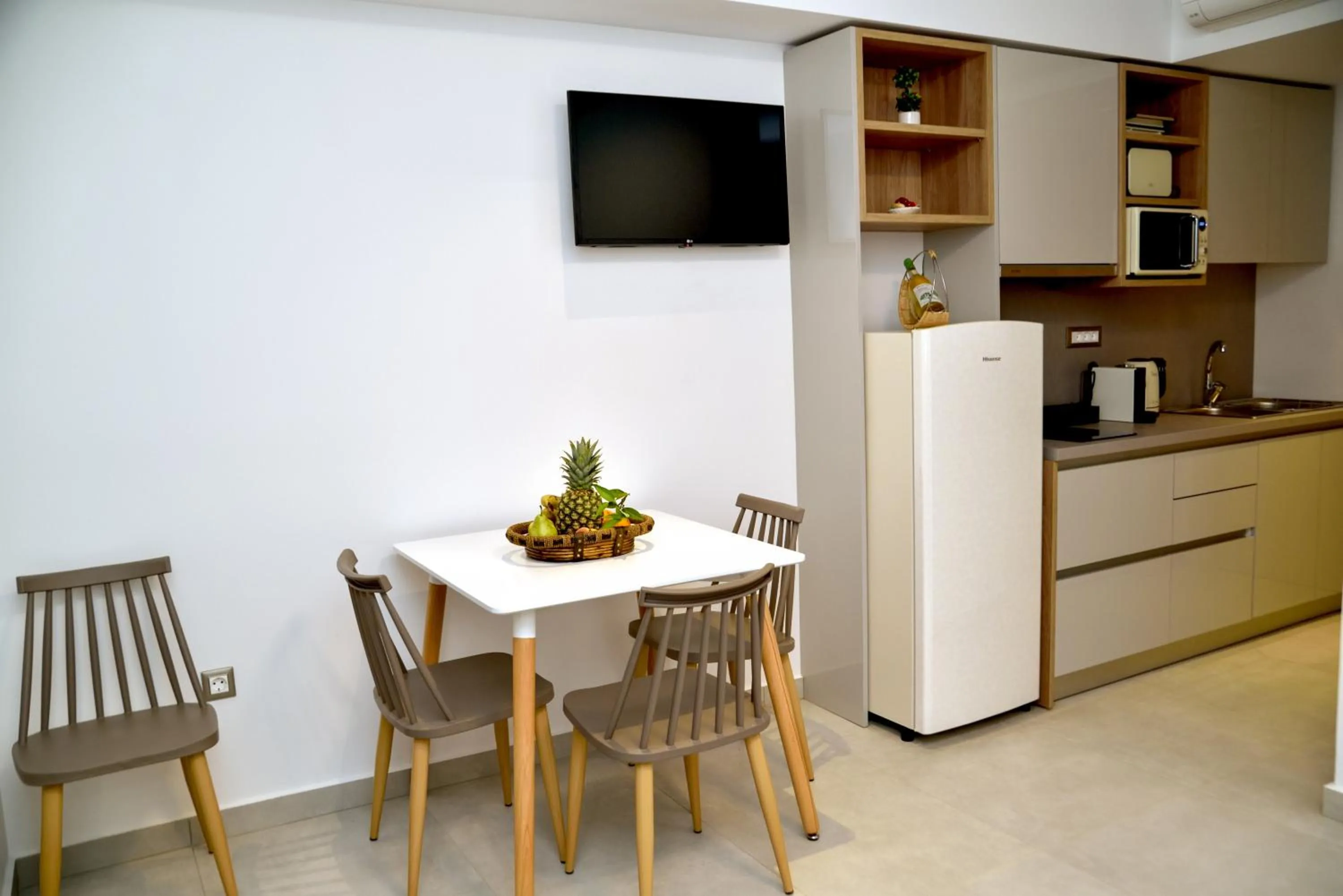 TV and multimedia in KOUROS STONE SUITES