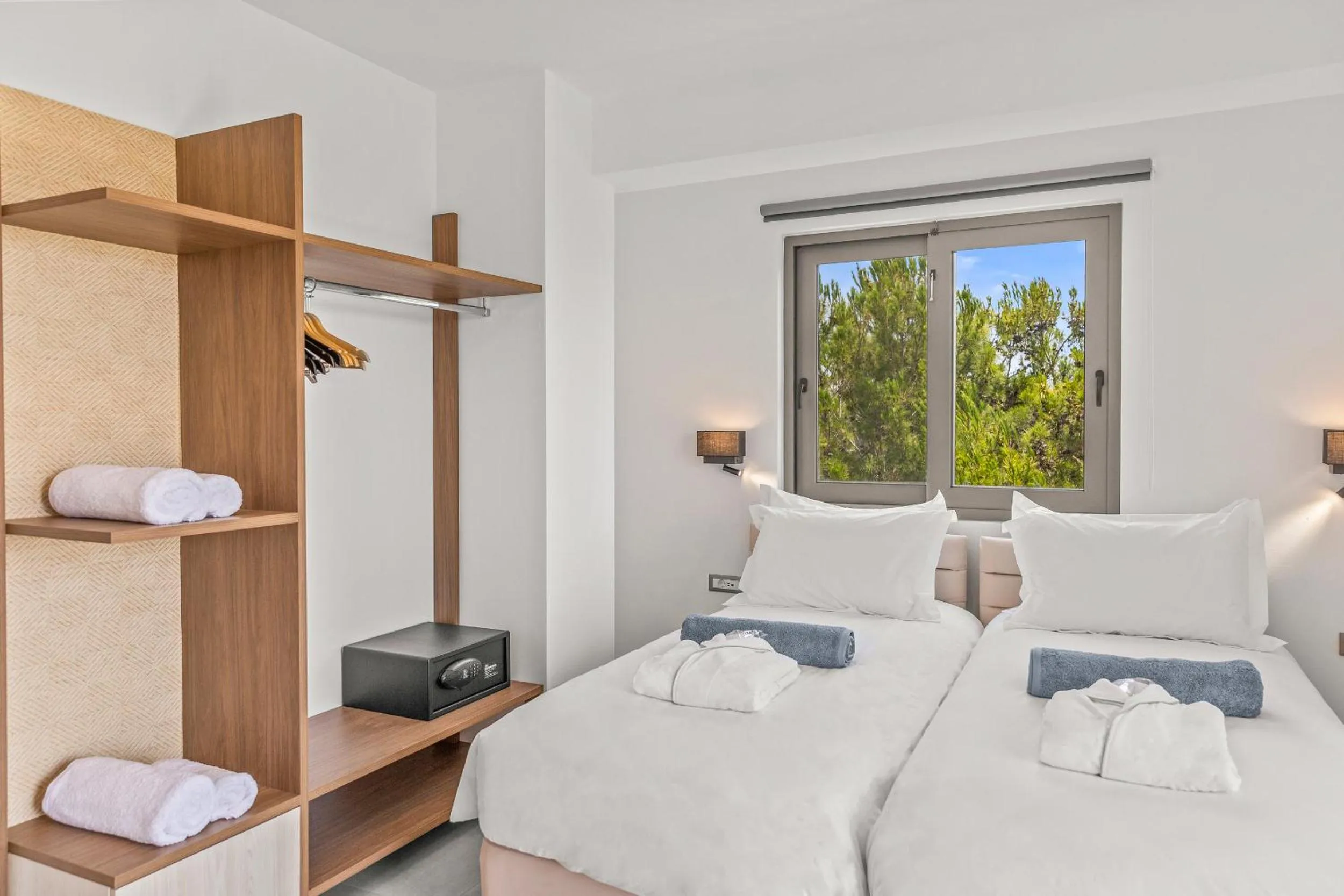 Bedroom, Bed in KOUROS STONE SUITES