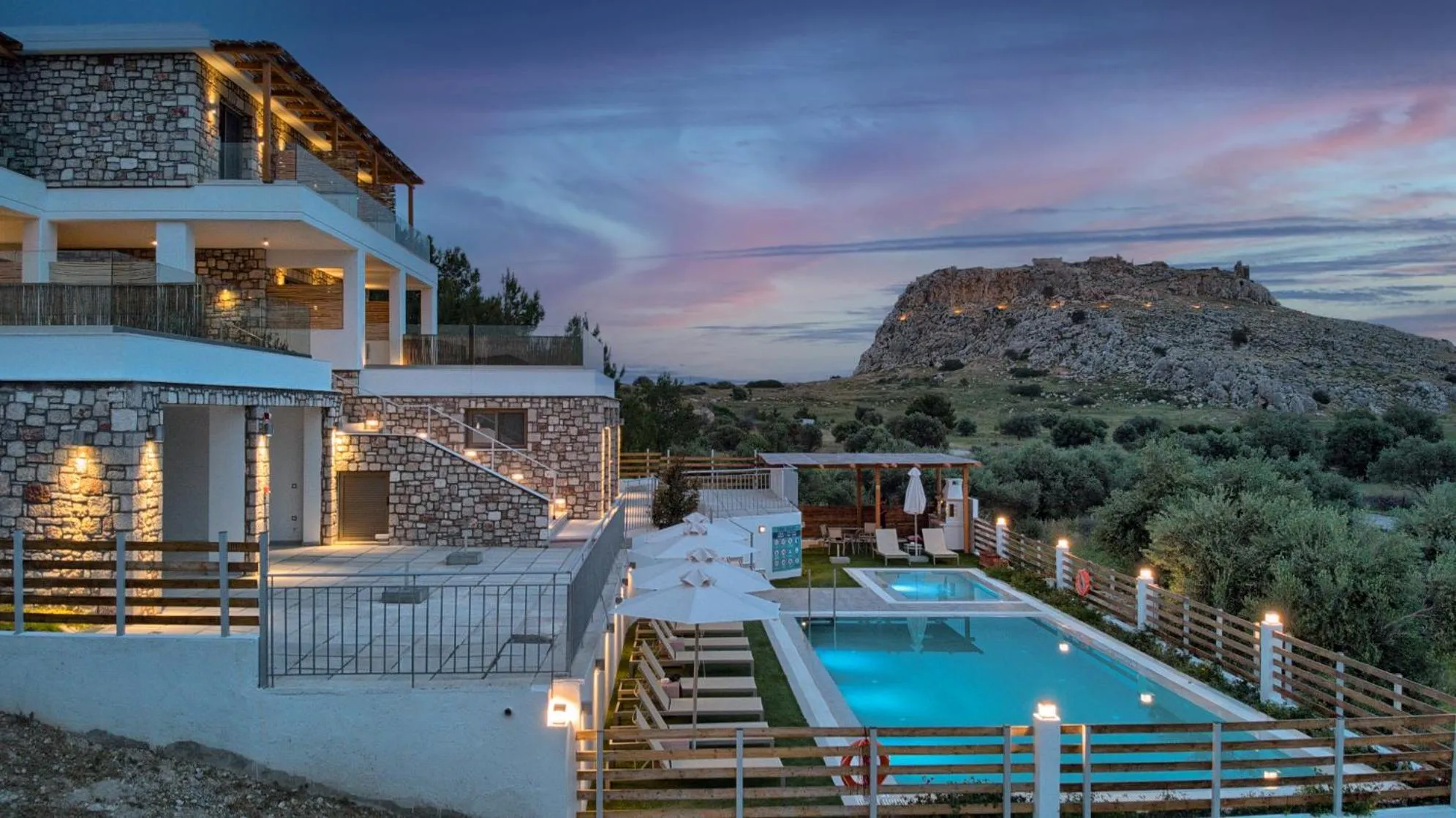 Night in KOUROS STONE SUITES