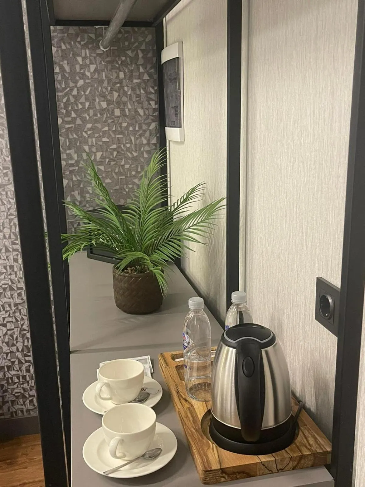 Coffee/tea facilities in Uzunkum Hotel
