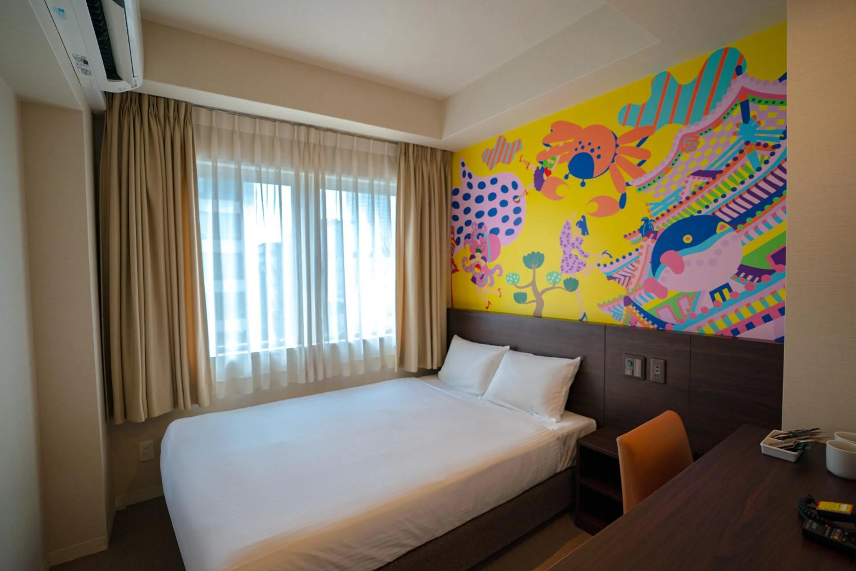 Bedroom in Lub d Osaka Honmachi - Near Dotonbori & Next to Hommachi Station