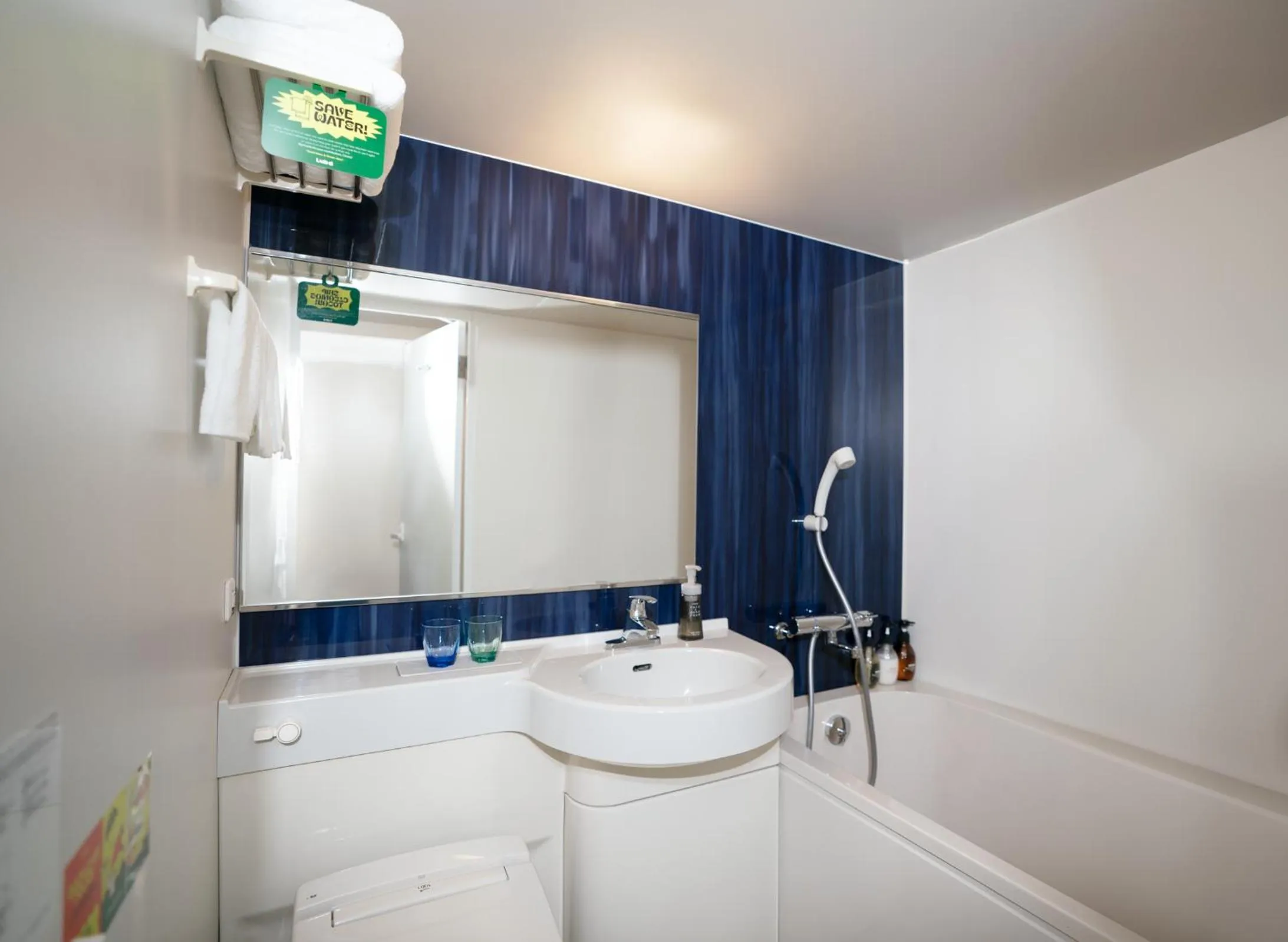 Bathroom in Lub d Osaka Honmachi - Near Dotonbori & Next to Hommachi Station