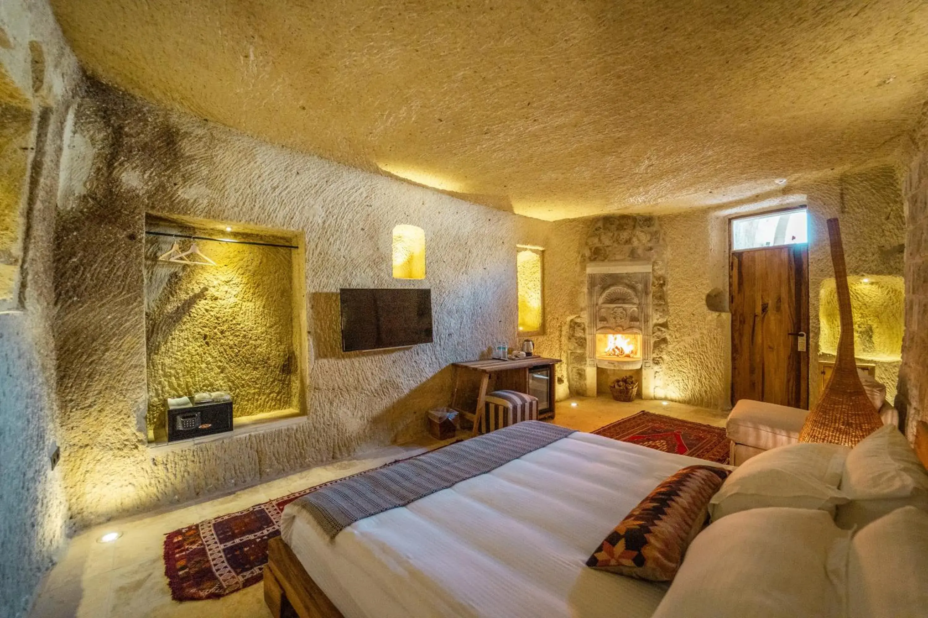 Deluxe Double Room with Bath in Vie Hotel Cappadocia - adults only Deluxe Double Room with Bath in Vie Hotel Cappadocia - adults only