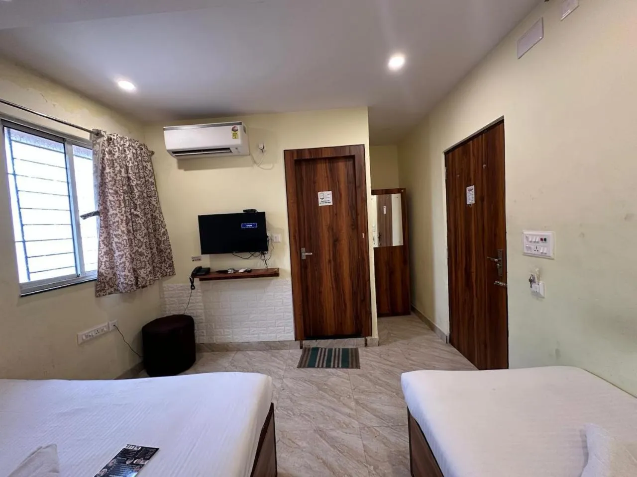 Bed in Hotel Holiday Express