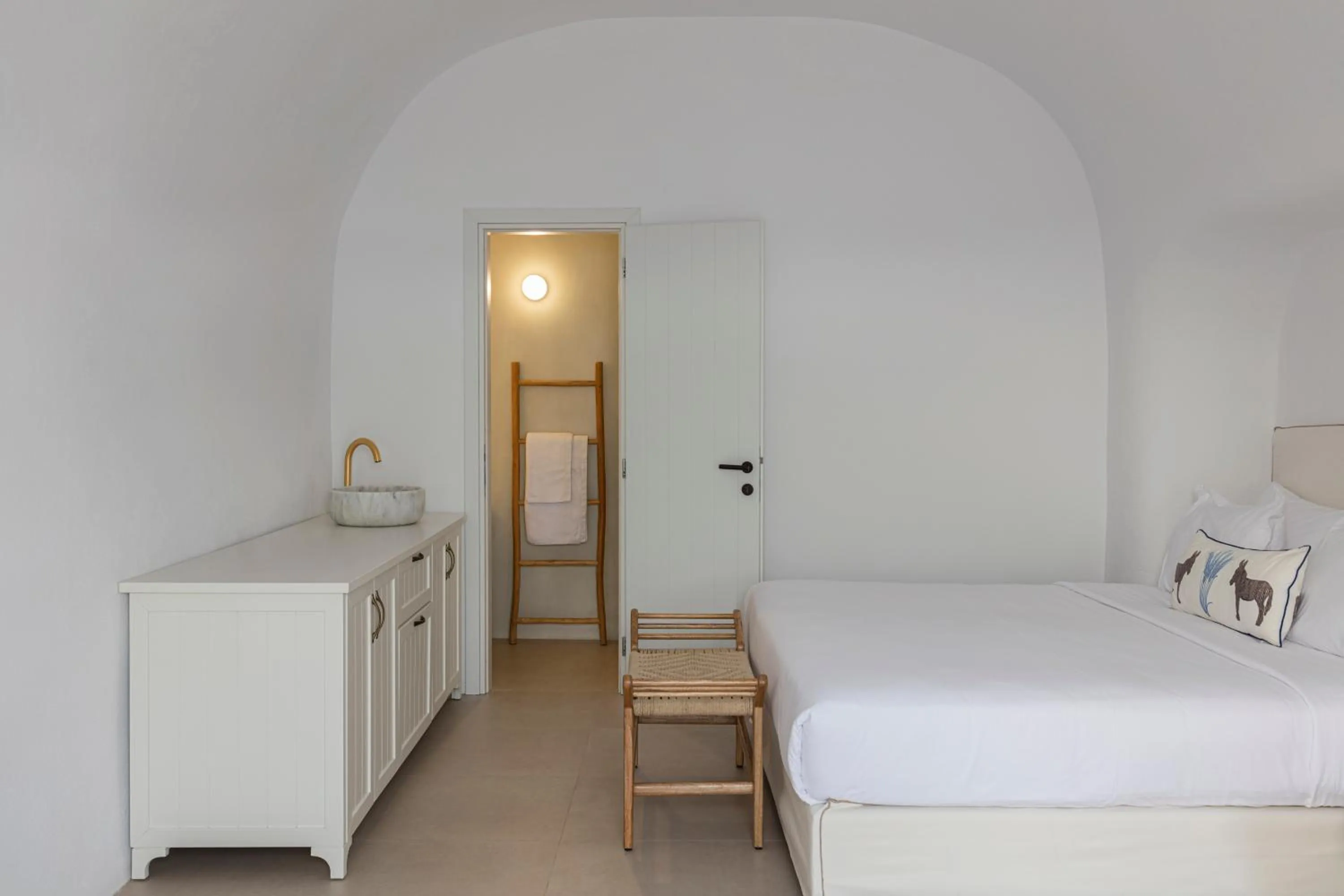 Bedroom, Bed in CASASUNSHA Hybrid Retreat Santorini