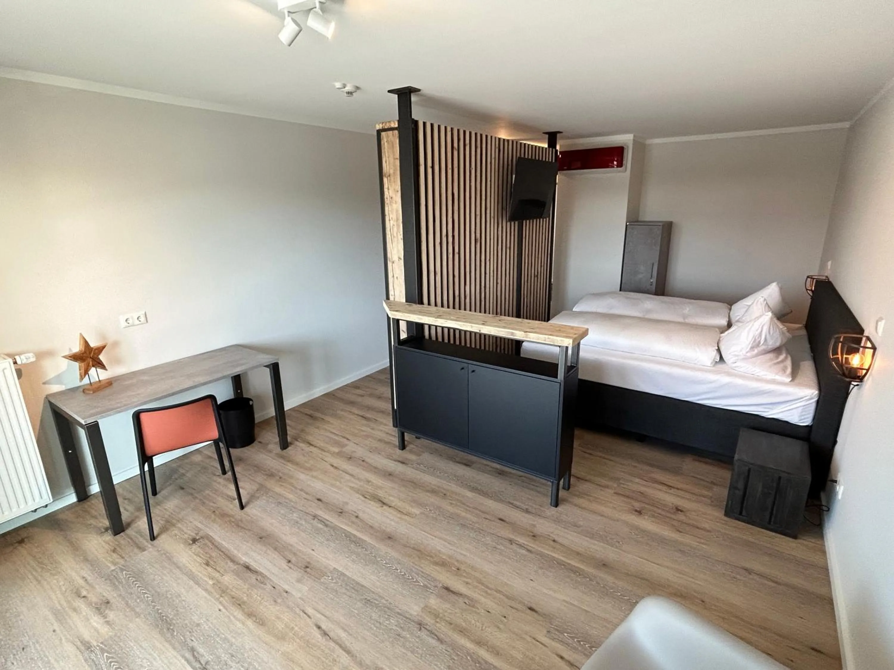 Bedroom, Bed in Hotel Stahltower