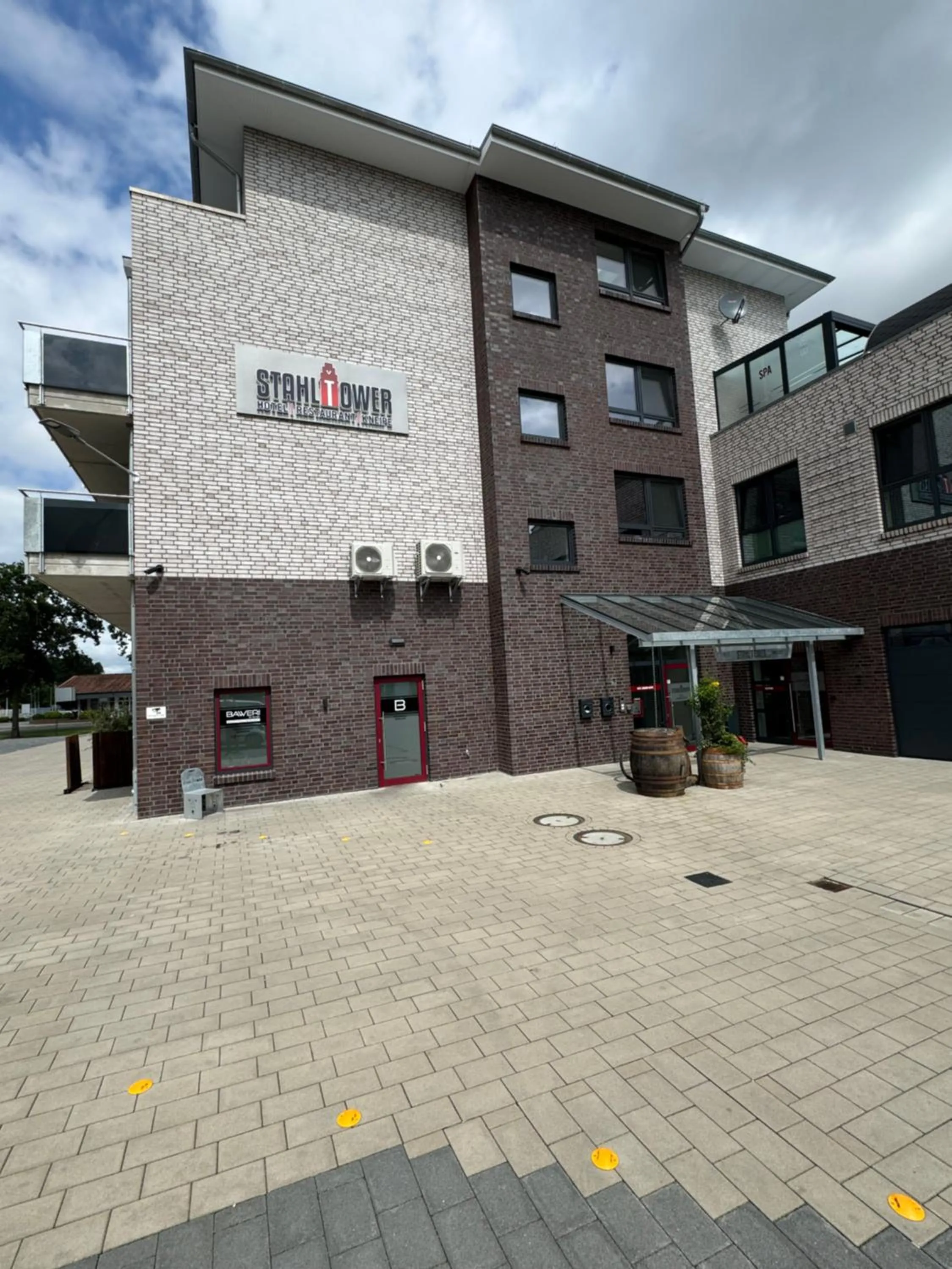 Property building in Hotel Stahltower