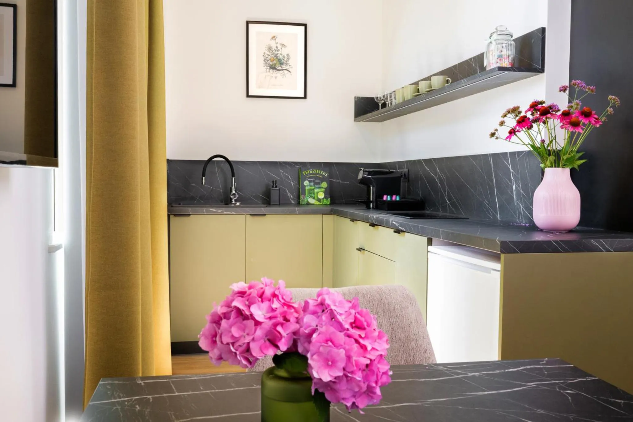 Kitchen or kitchenette in Rajska Residence