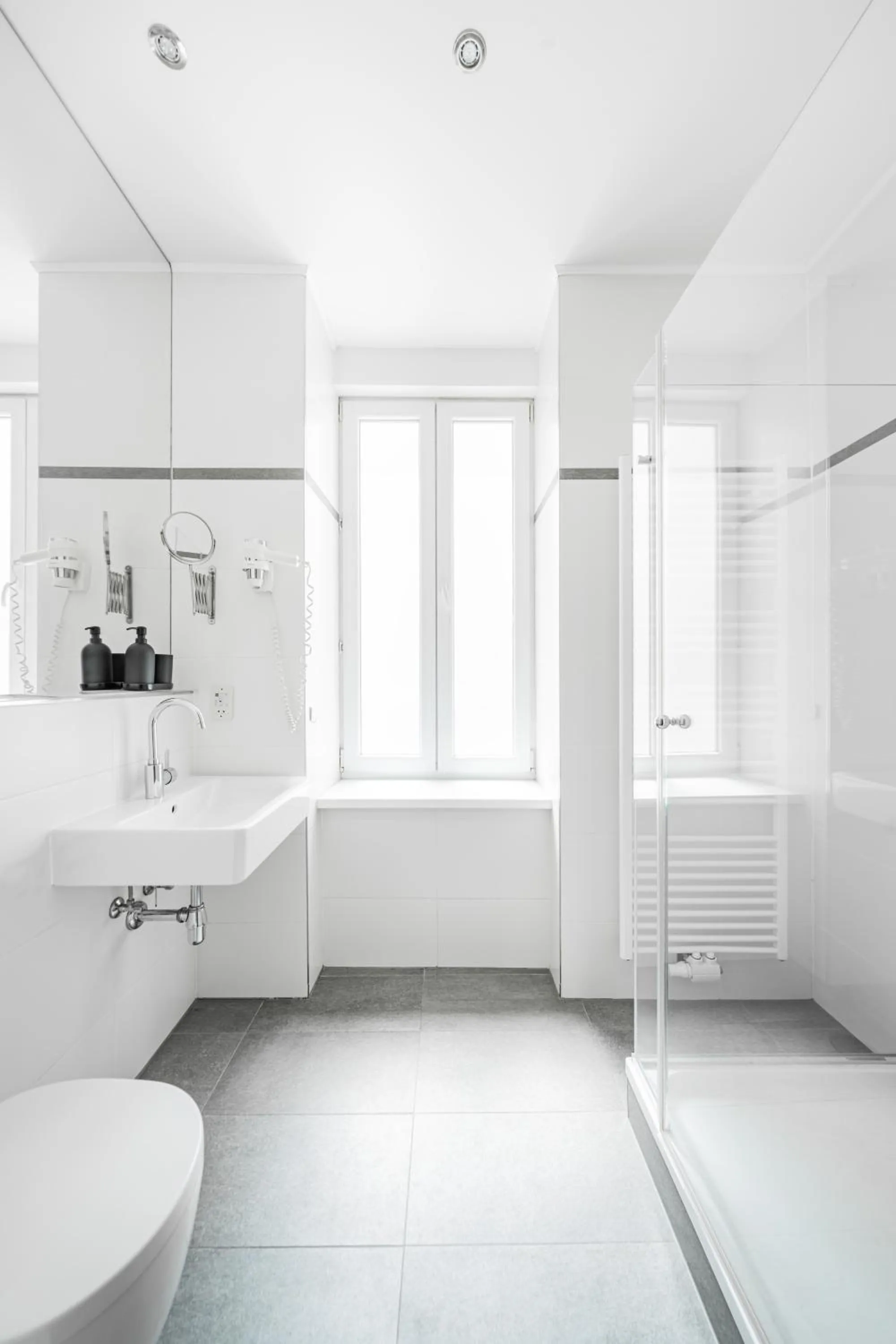 Self-Check-In Hotel Adlon