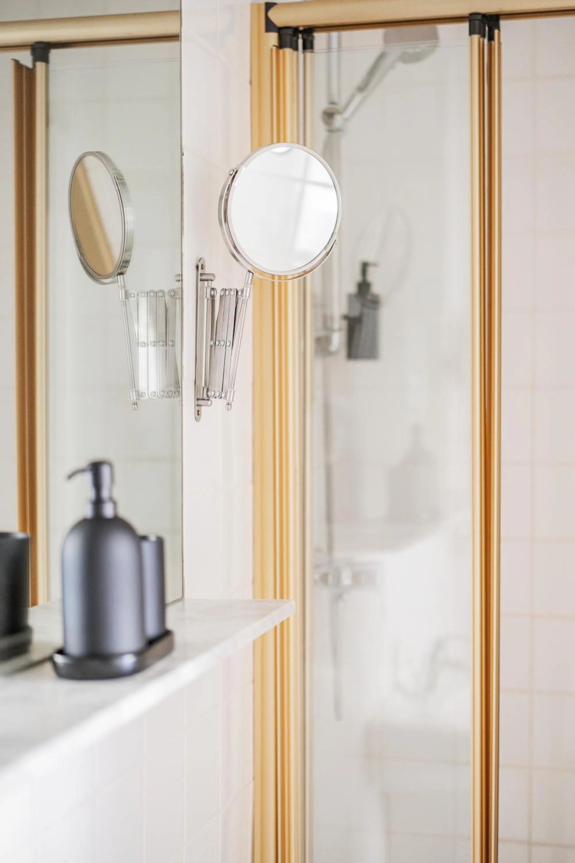 Self-Check-In Hotel Adlon