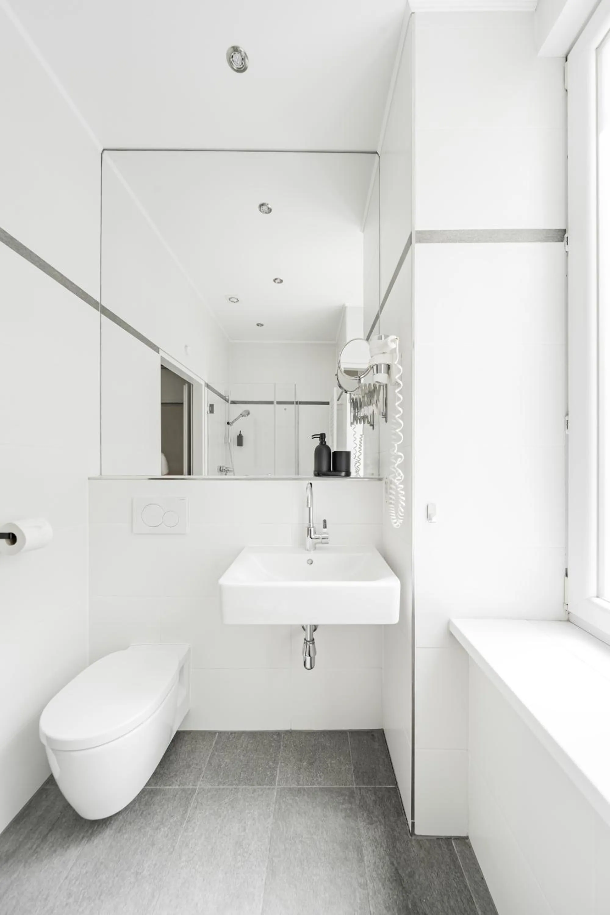 Self-Check-In Hotel Adlon