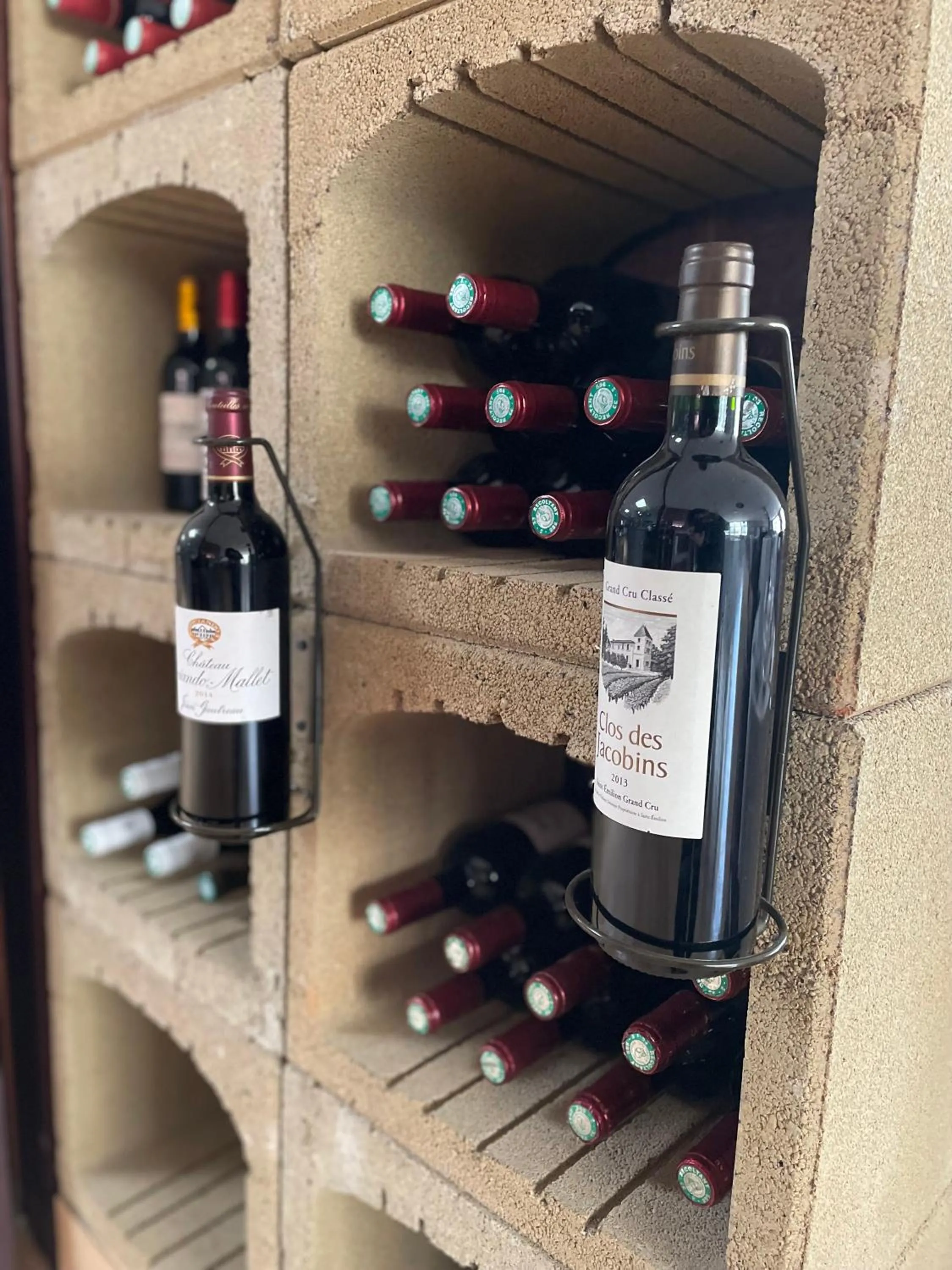 Alcoholic drinks in Logis Grand Hotel Pelisson