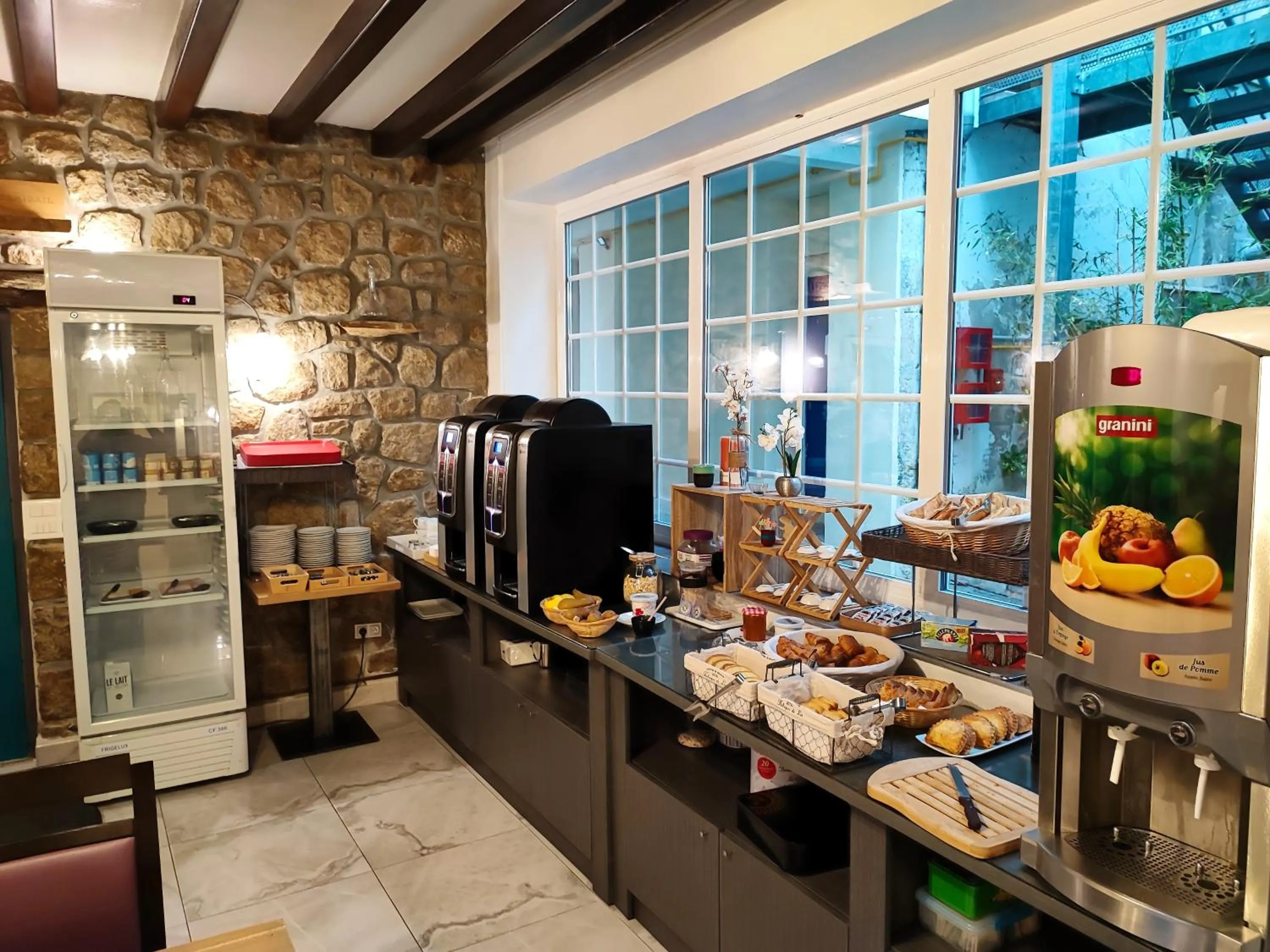 Continental breakfast in Logis Grand Hotel Pelisson