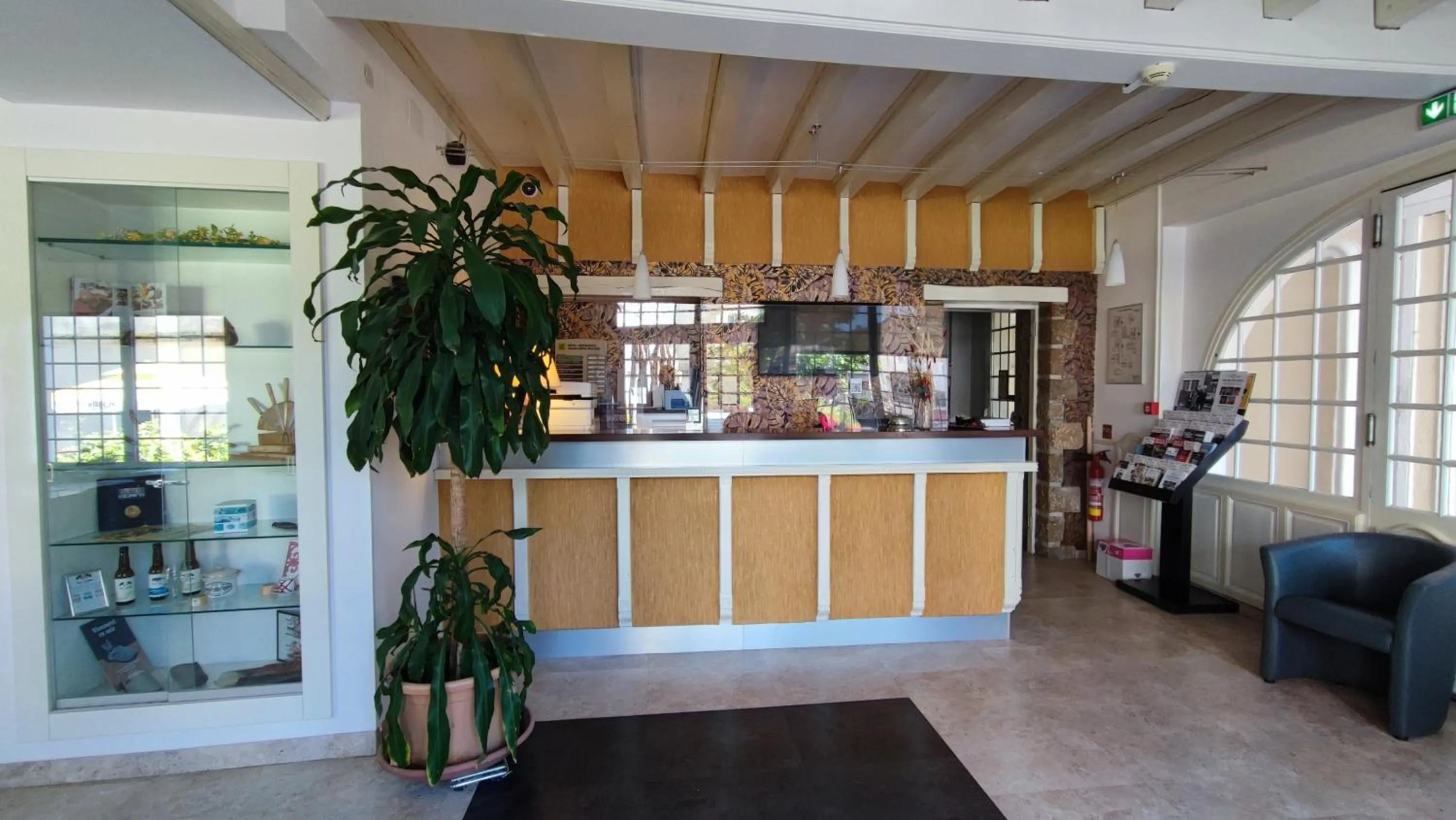 Lobby or reception in Logis Grand Hotel Pelisson