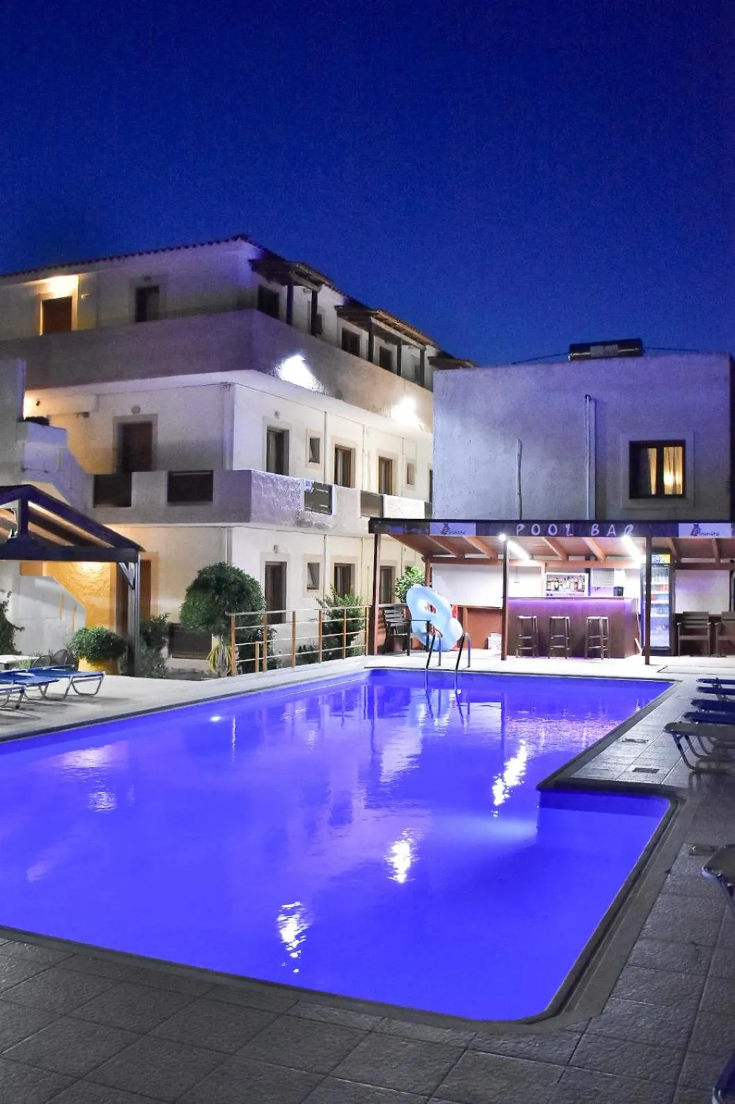 Swimming pool in Eleonora Αnissaras