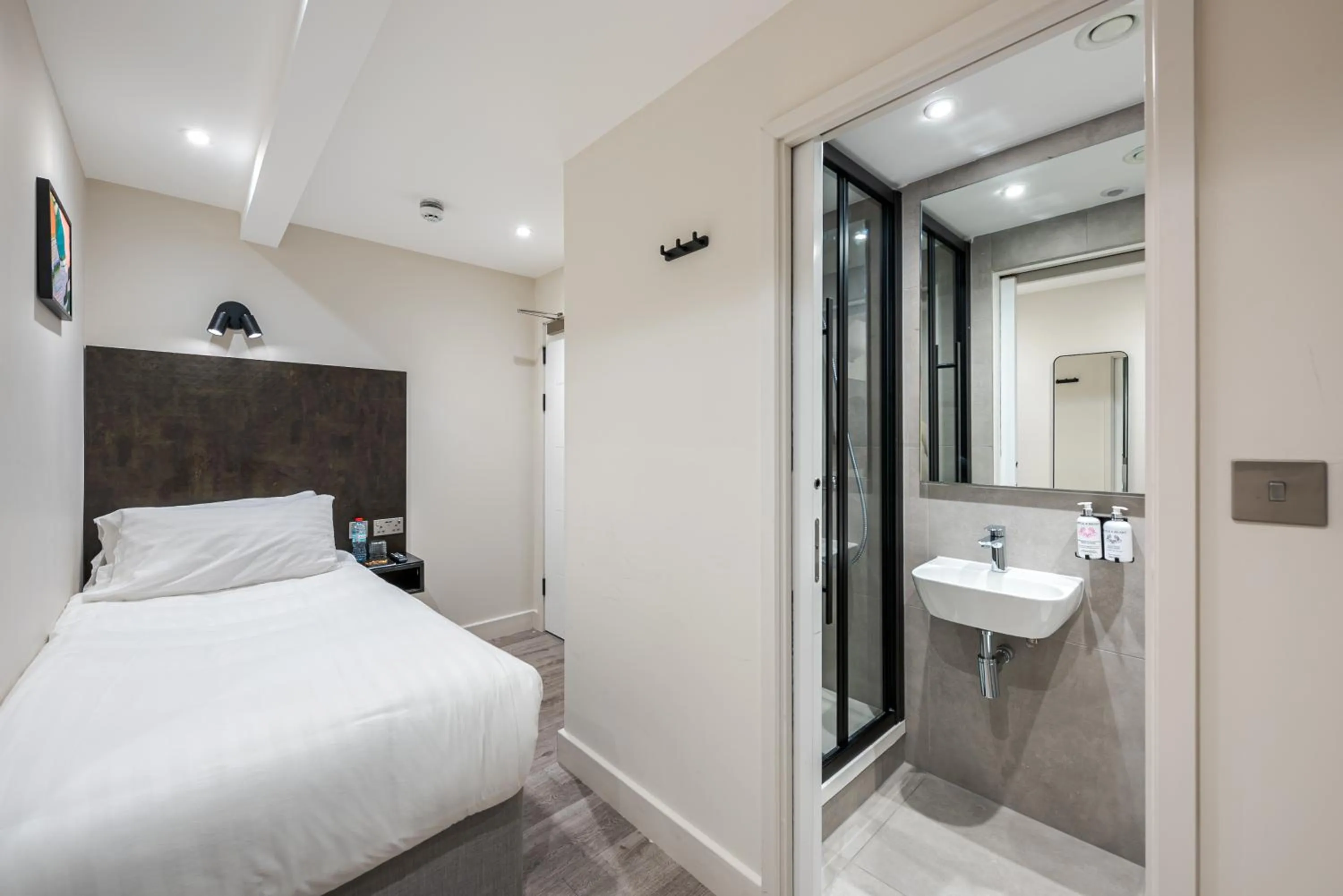 Bed in St Pancras Inn