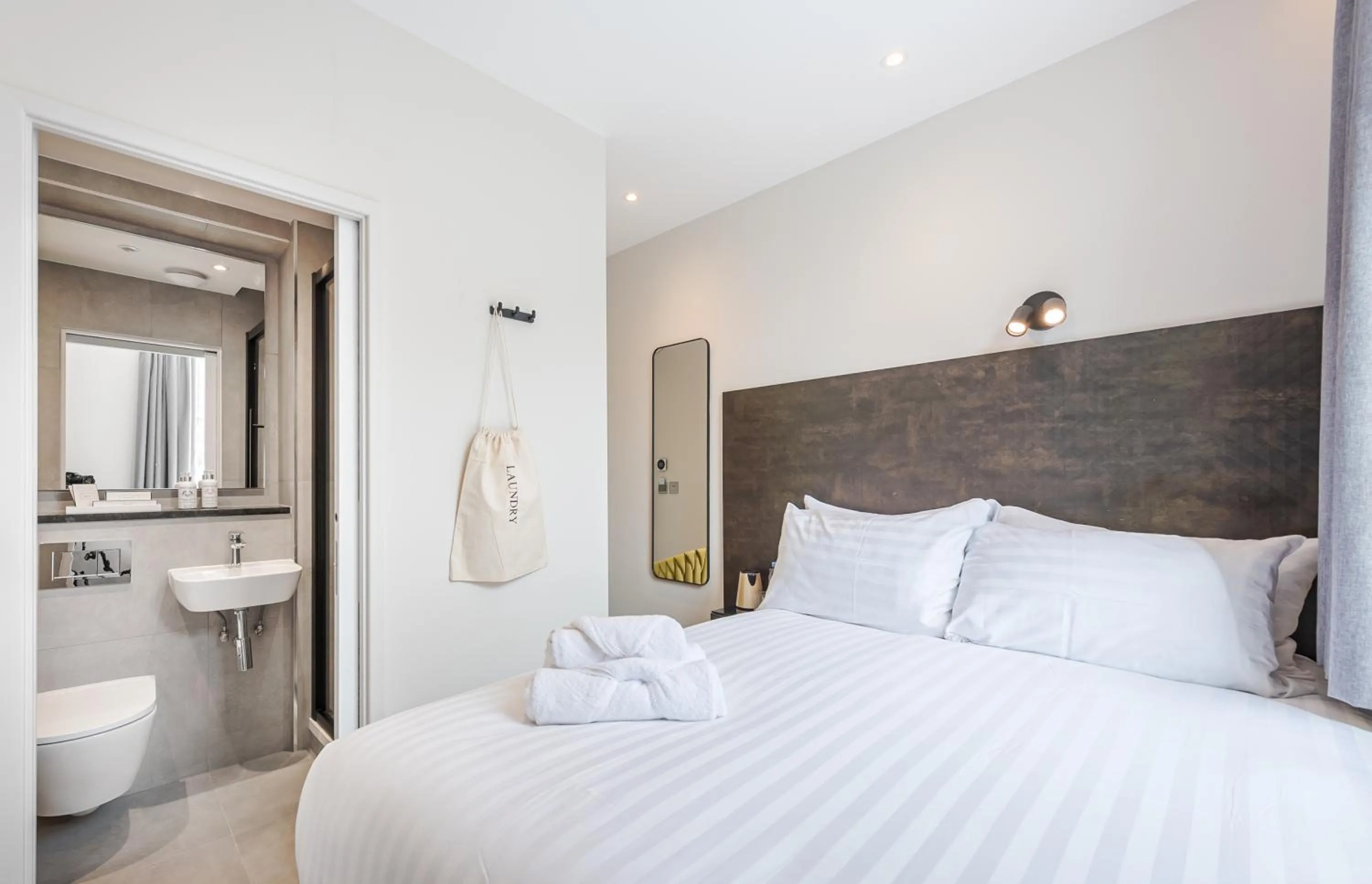 Bedroom, Bed in St Pancras Inn